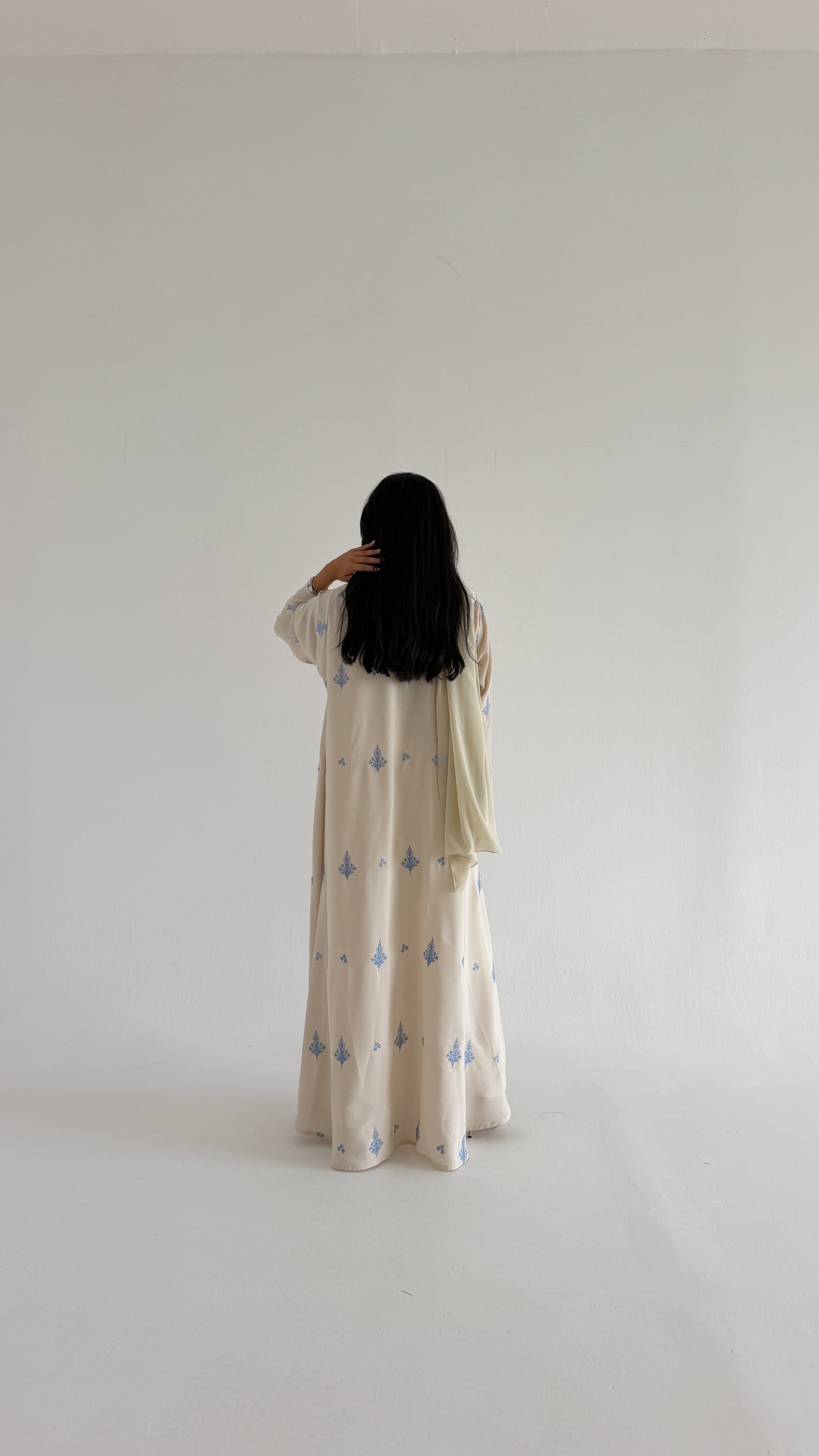 MWT5088 - قماش بيج مع تطريز سماوي - Aya