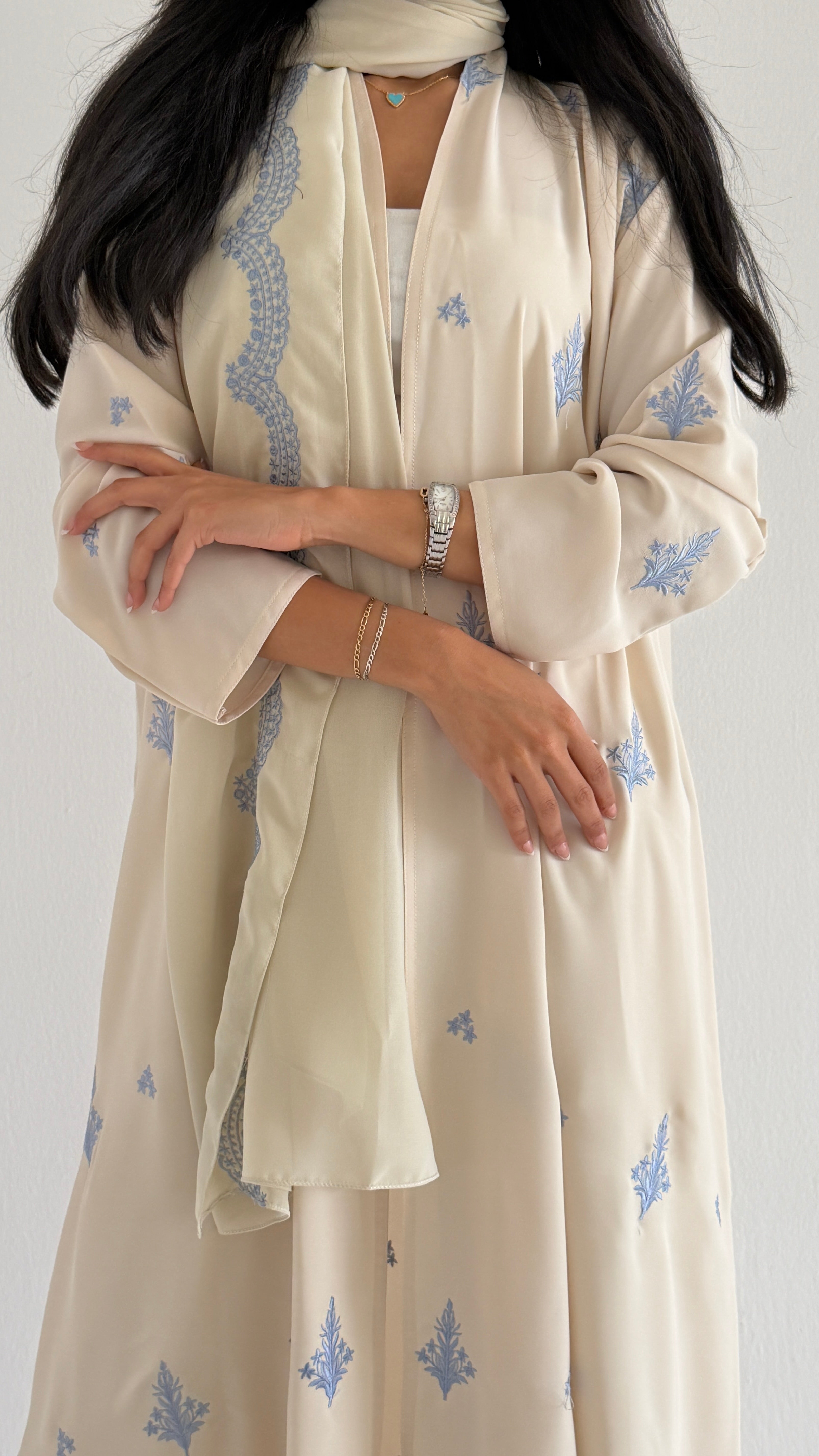 MWT5088 - قماش بيج مع تطريز سماوي - Aya