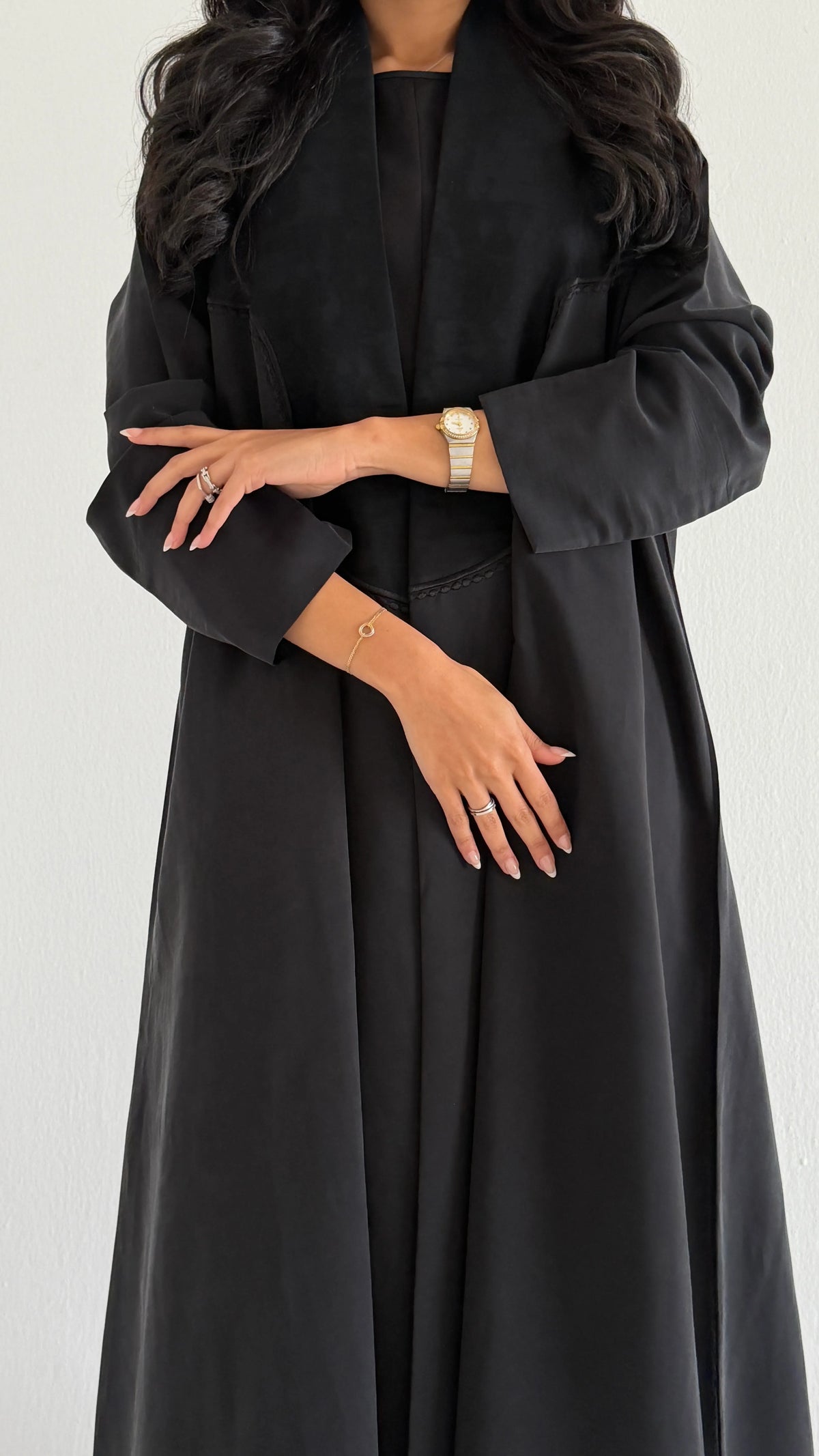 MWT1293 - عباية كريب مغسول بتدخيلة جاكار وتطريز - Aya