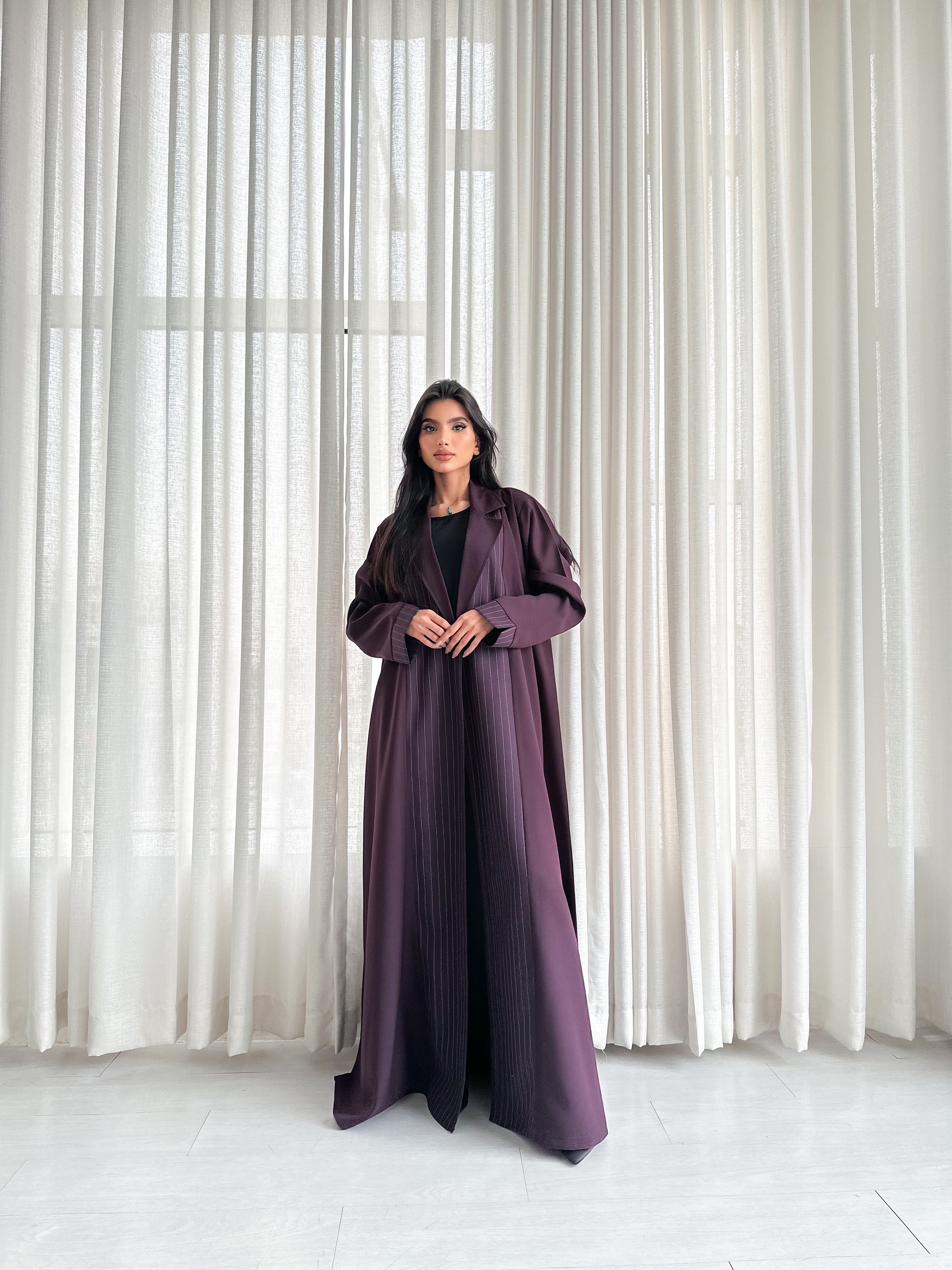 MW645 - Light Crepe Standing with Jacquard Half-Cloche