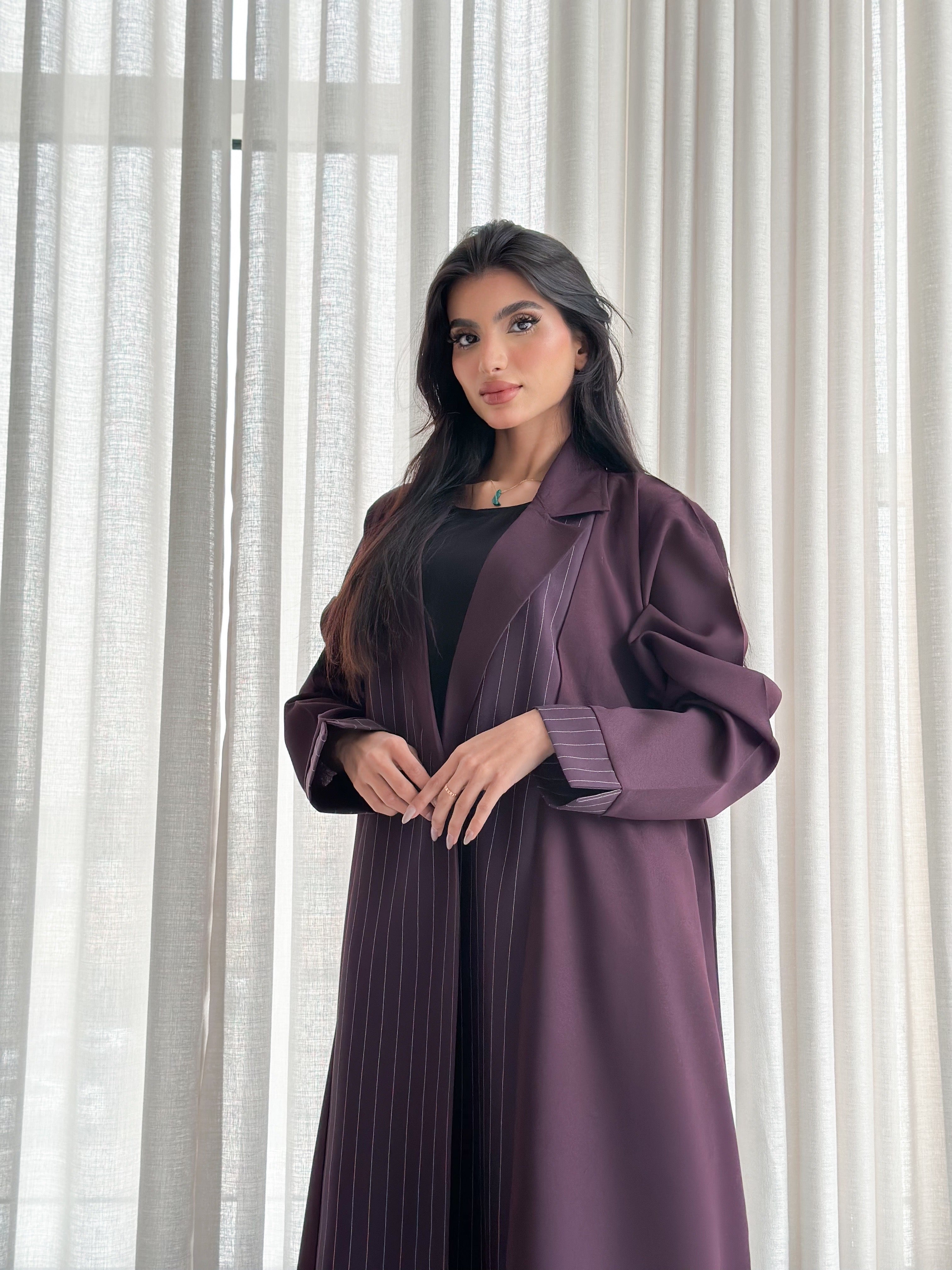 MW645 - Light Crepe Standing with Jacquard Half-Cloche