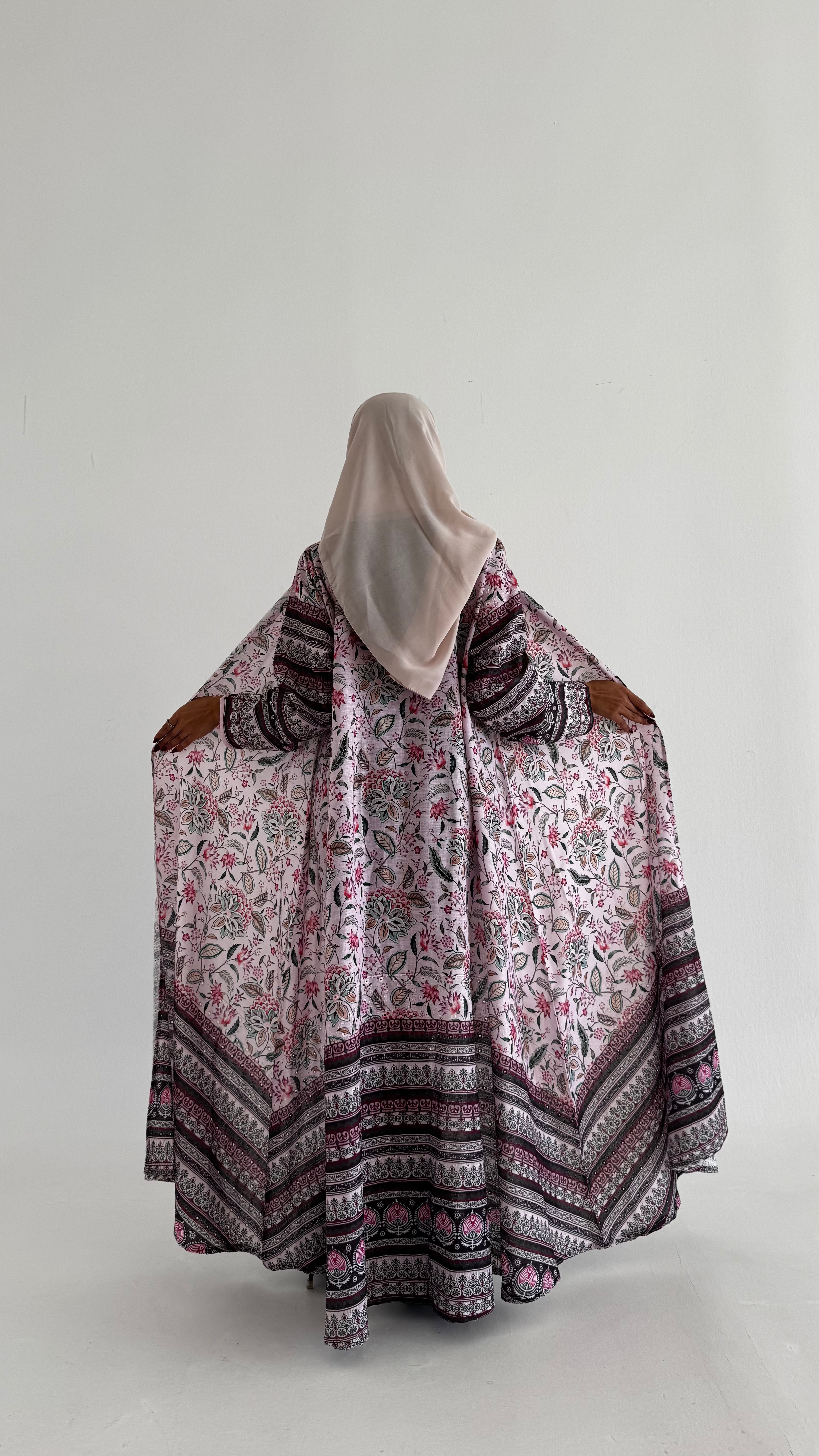 MWT524 - عباية ركامة زهريه مشجر - Aya