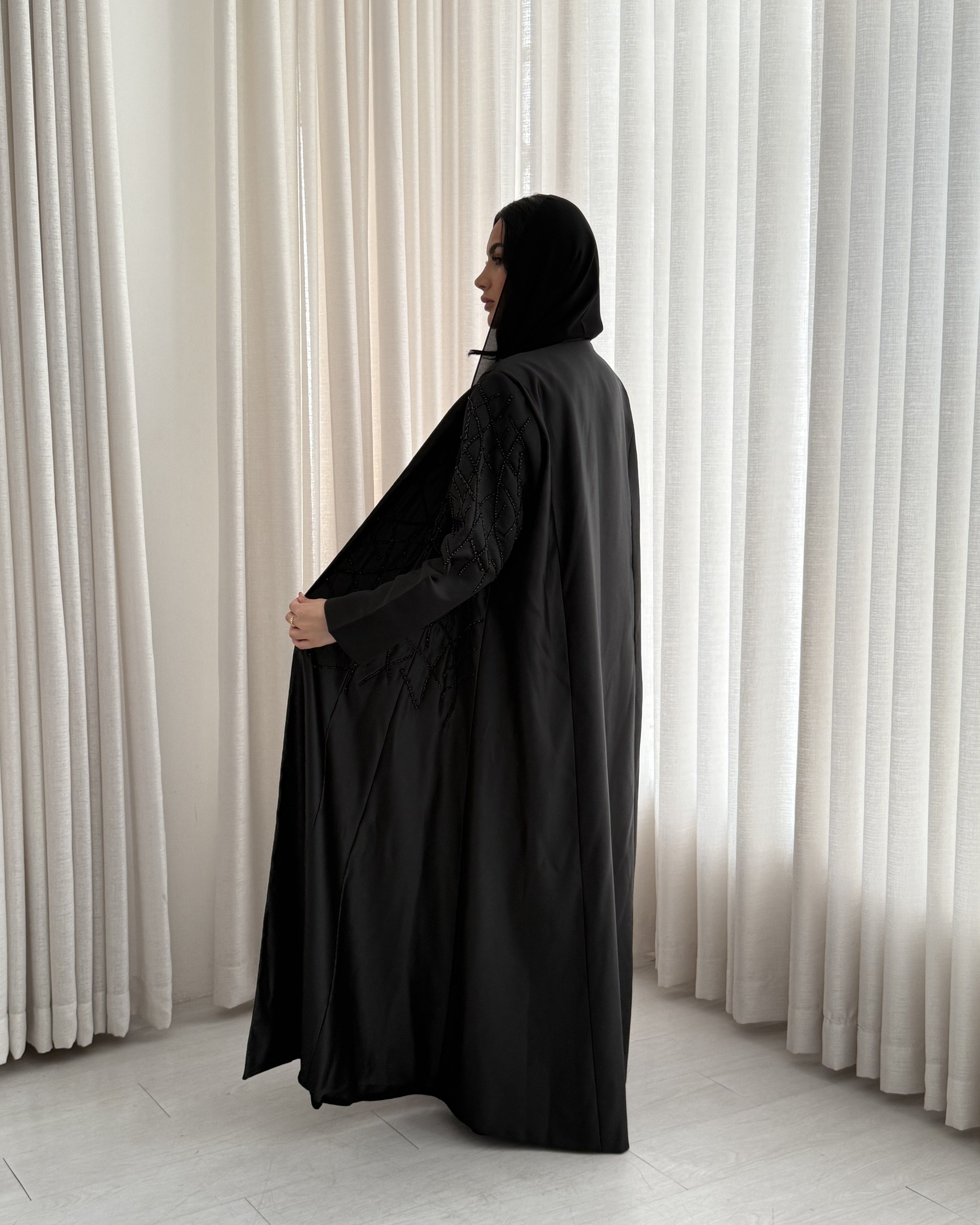 MW1356  -عبايه سودا شك اسود