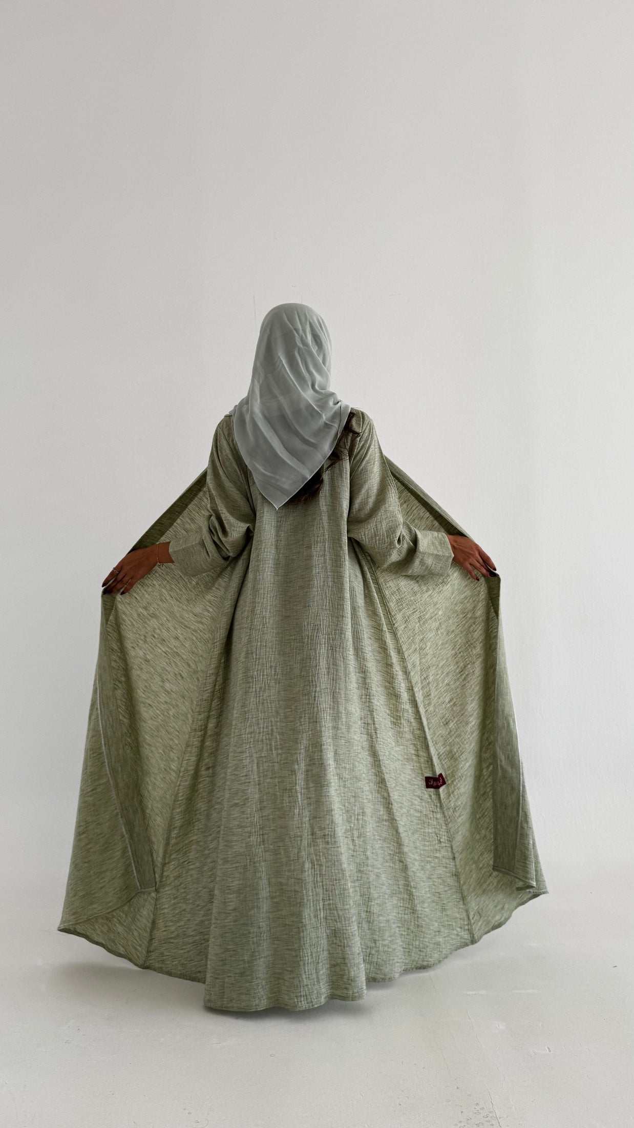 MWT529 - عباية أخضر فاتح لنن - Aya
