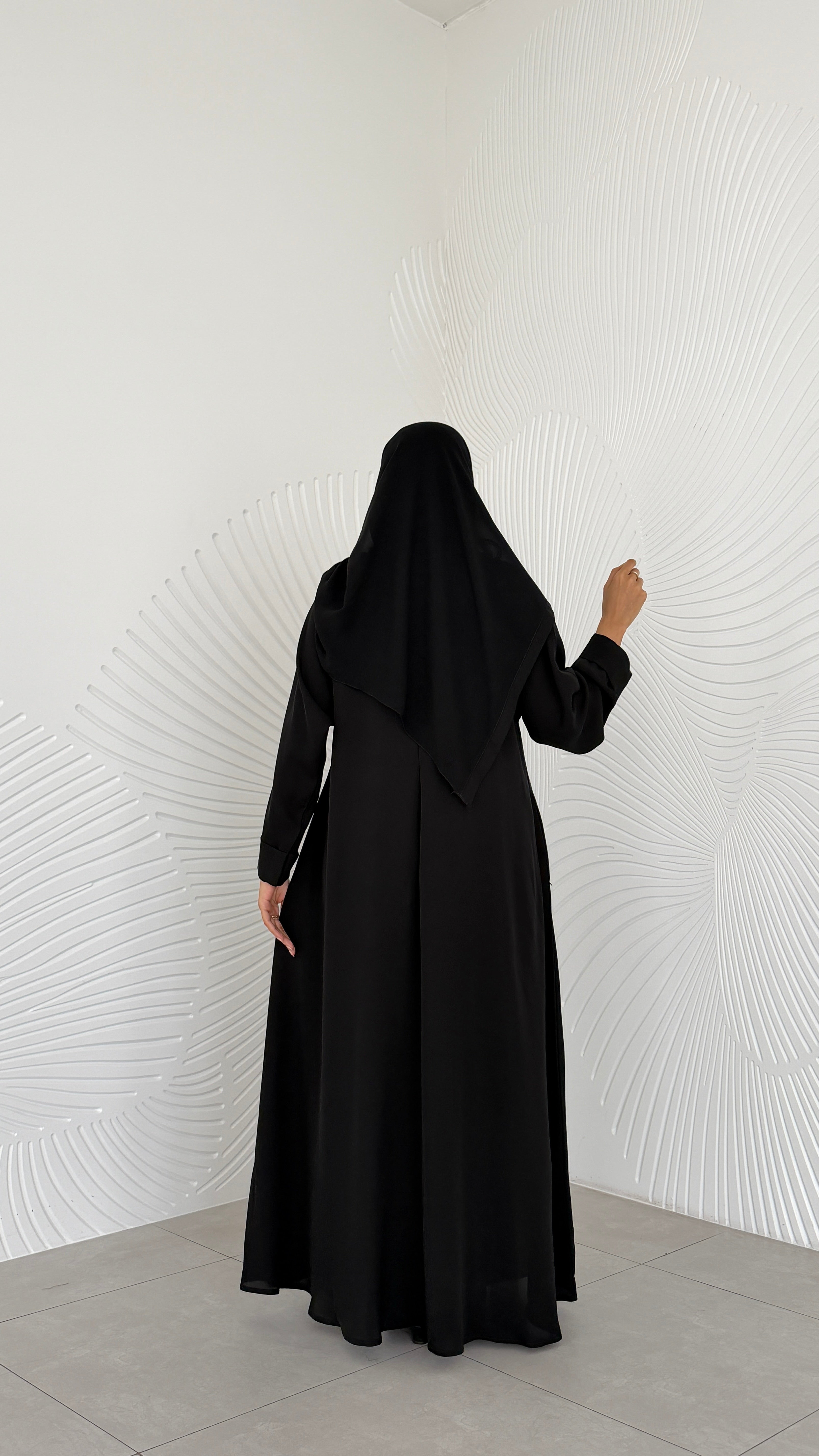 MWO011 - باكدج عباية بكسرات واسعة وجيب مخفي في الصدر - Aya