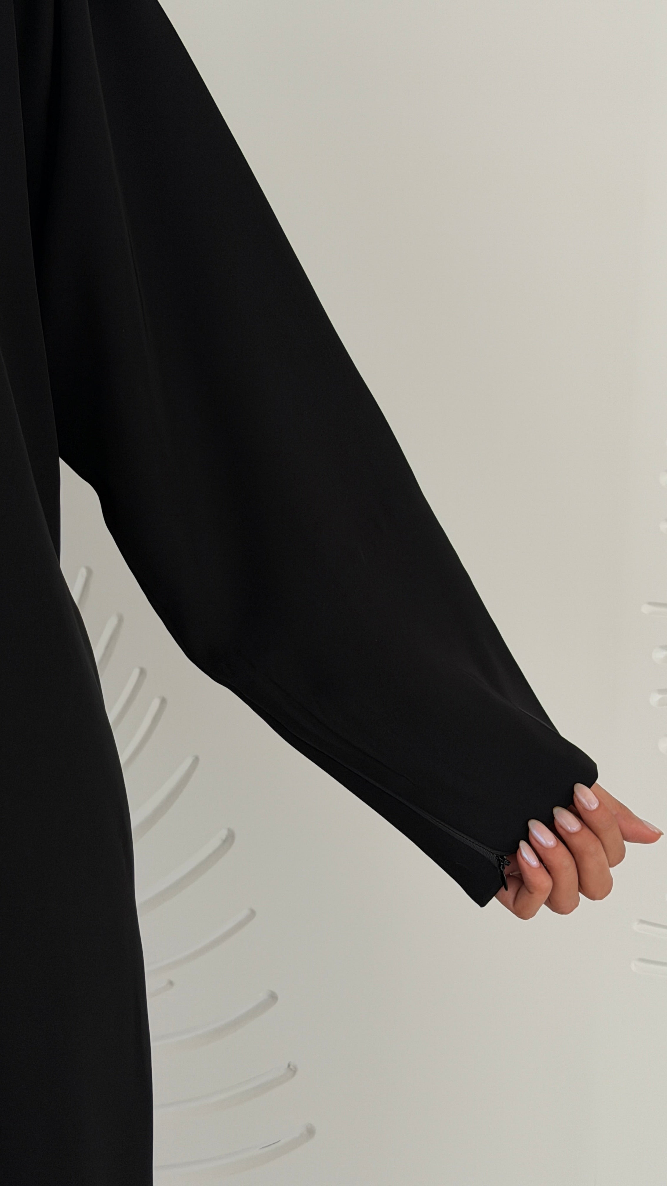 MWO001 - عباية نص كلوش بقفلة سحاب - Aya