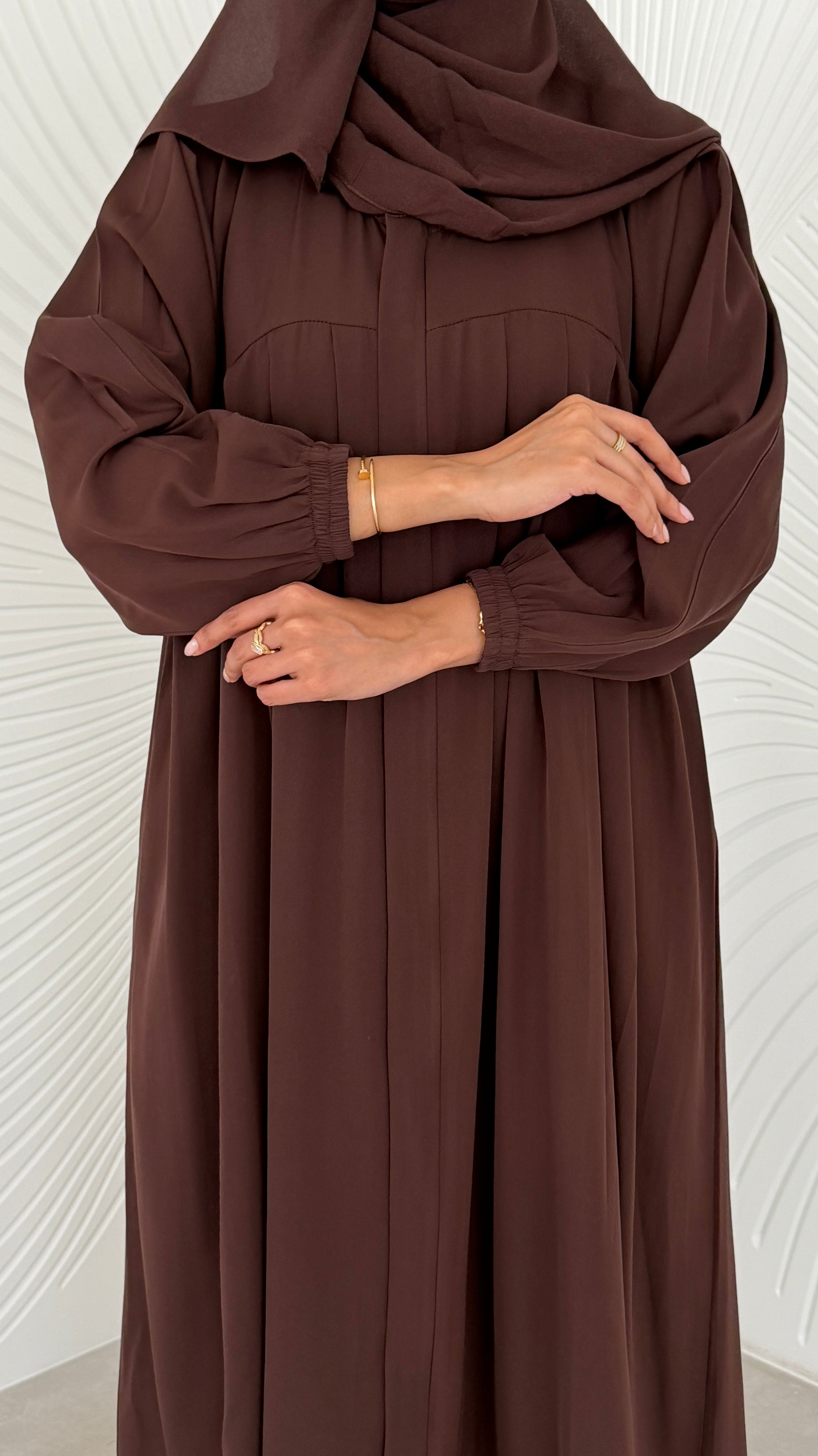 MWO009 - عباية نص كلوش بكم مطاط - Aya