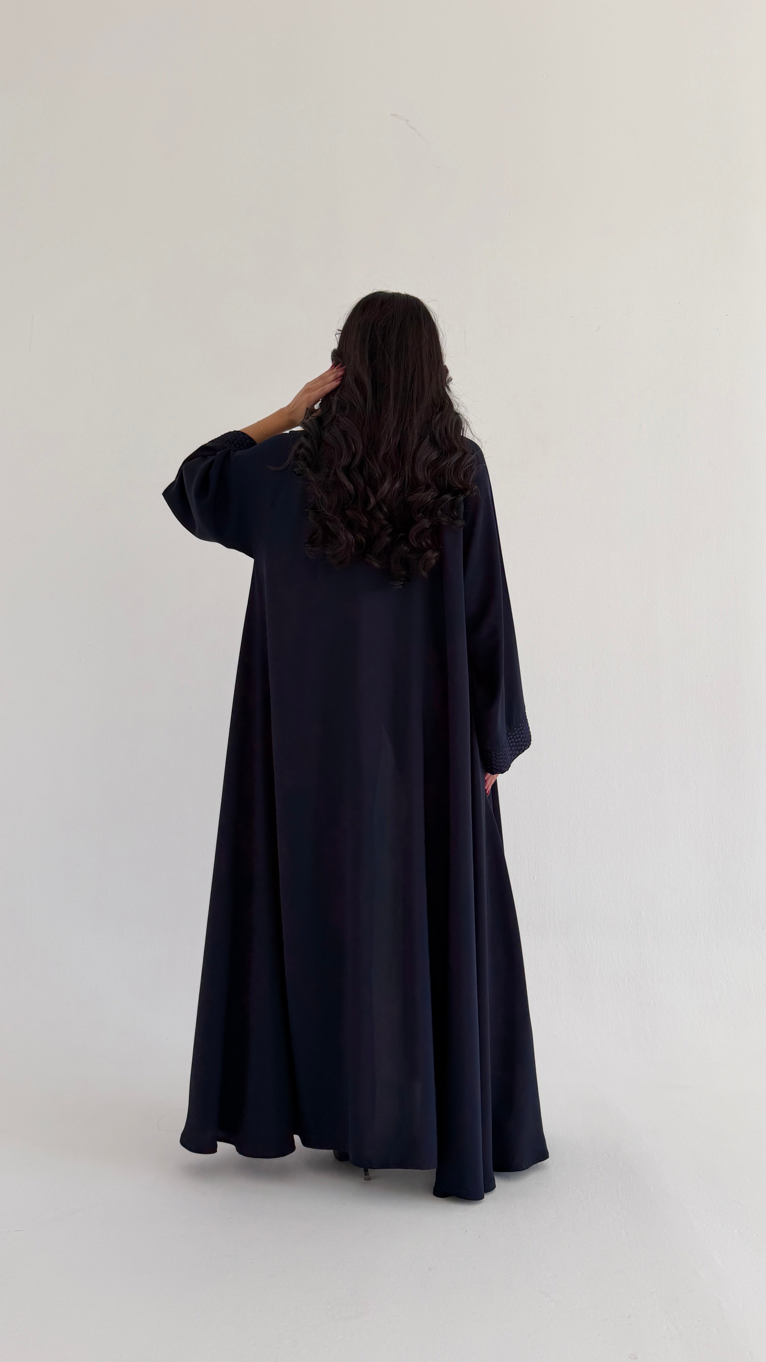 MW2024 - عباية بتطريز بالامام والاكمام - Aya