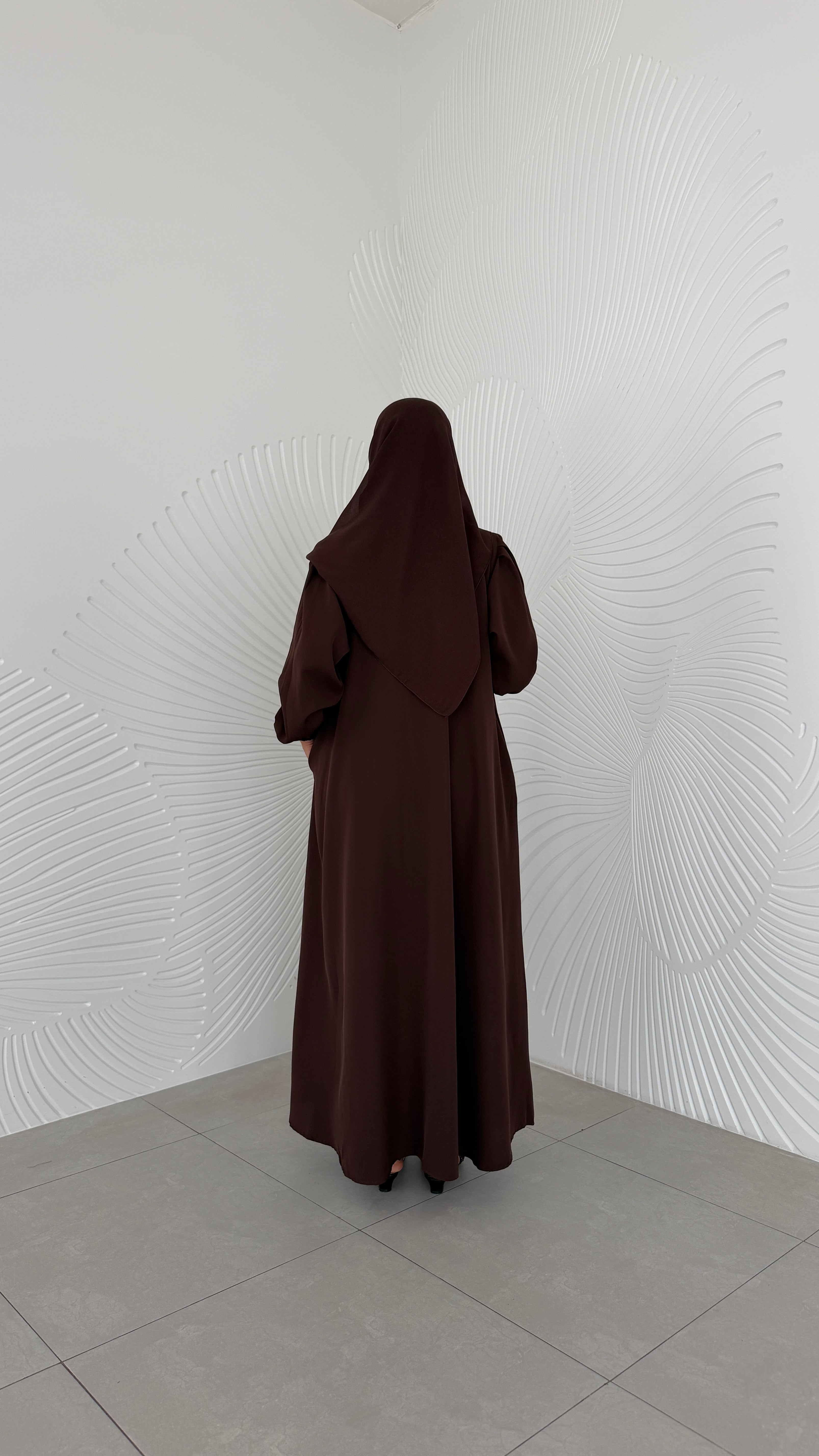 MWO009 - عباية نص كلوش بكم مطاط - Aya