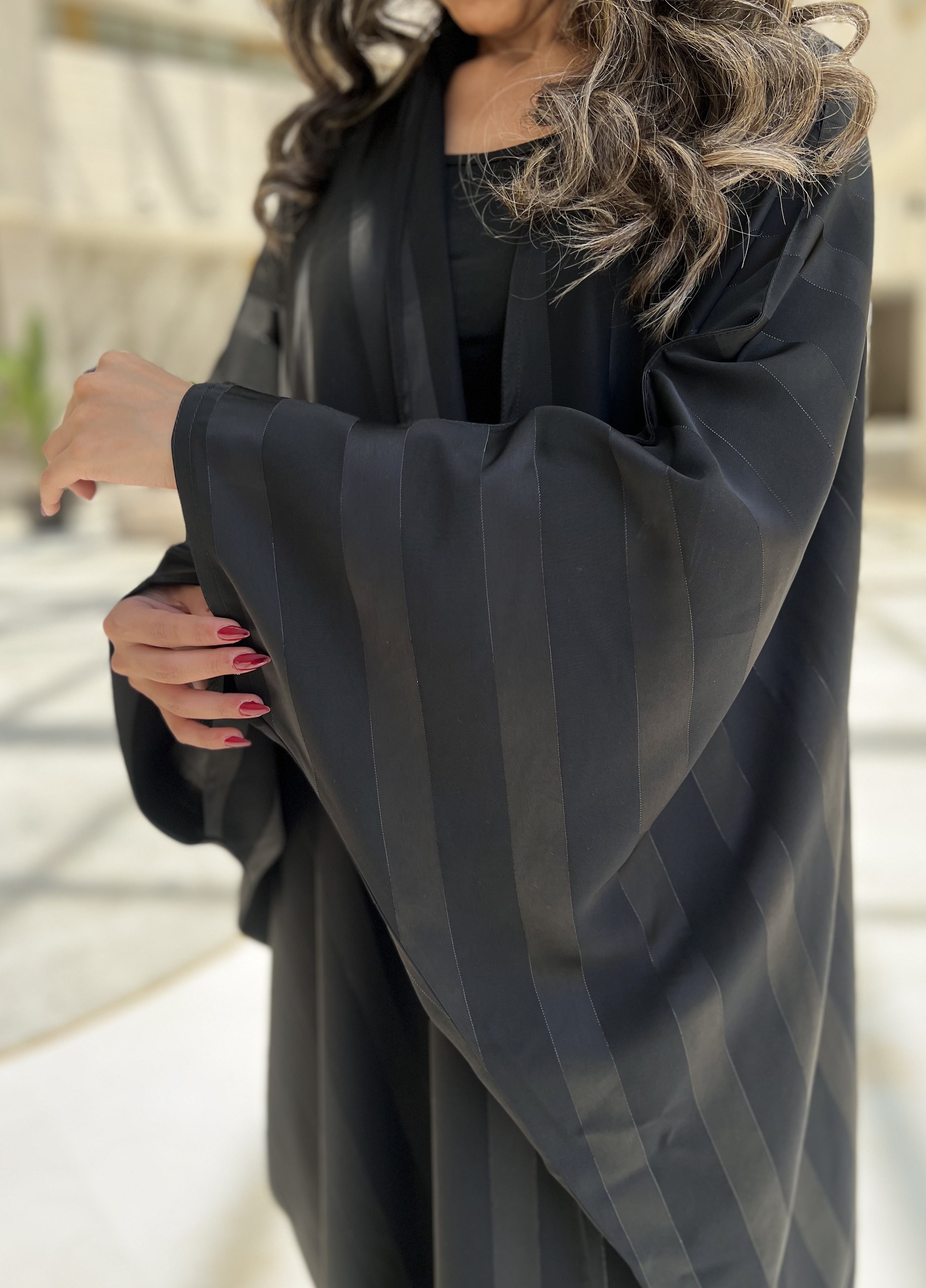 MW645 - Light Crepe Standing with Jacquard Half-Cloche