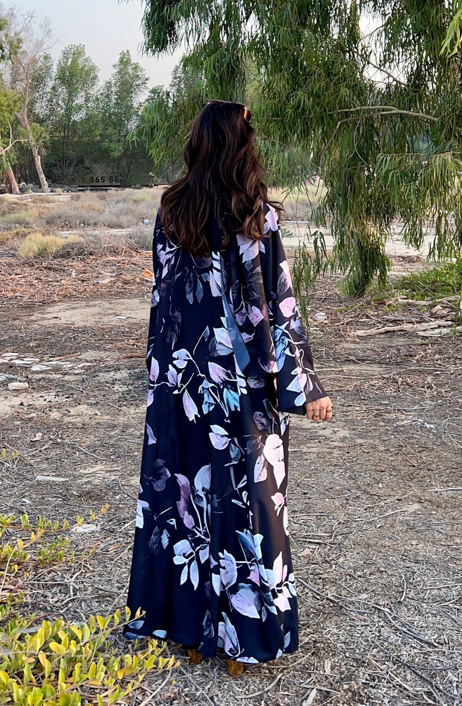 MW645 - Light Crepe Standing with Jacquard Half-Cloche