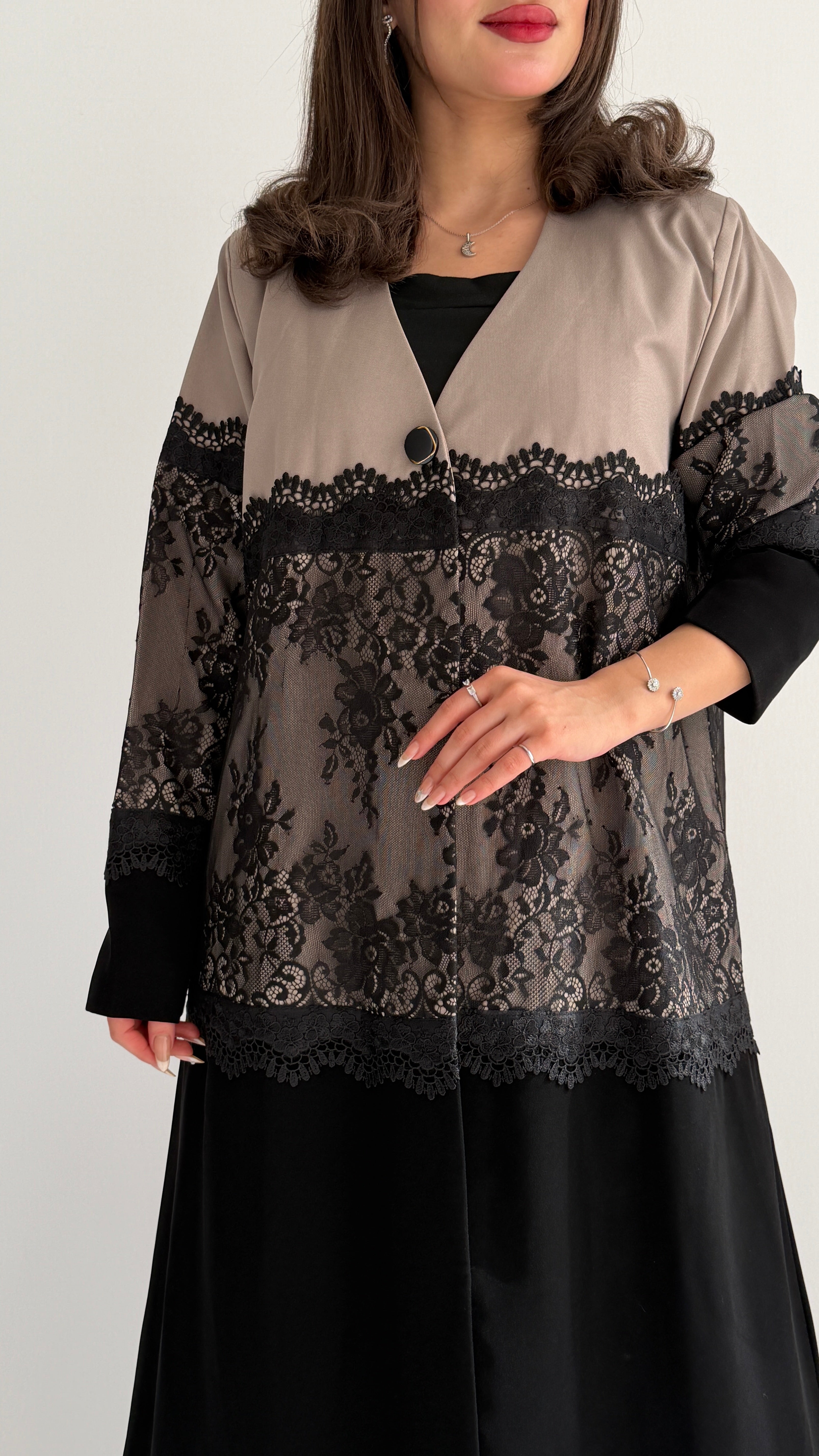 MWT1038 - عبايه بليزر بتدخيله دانتيل - Aya