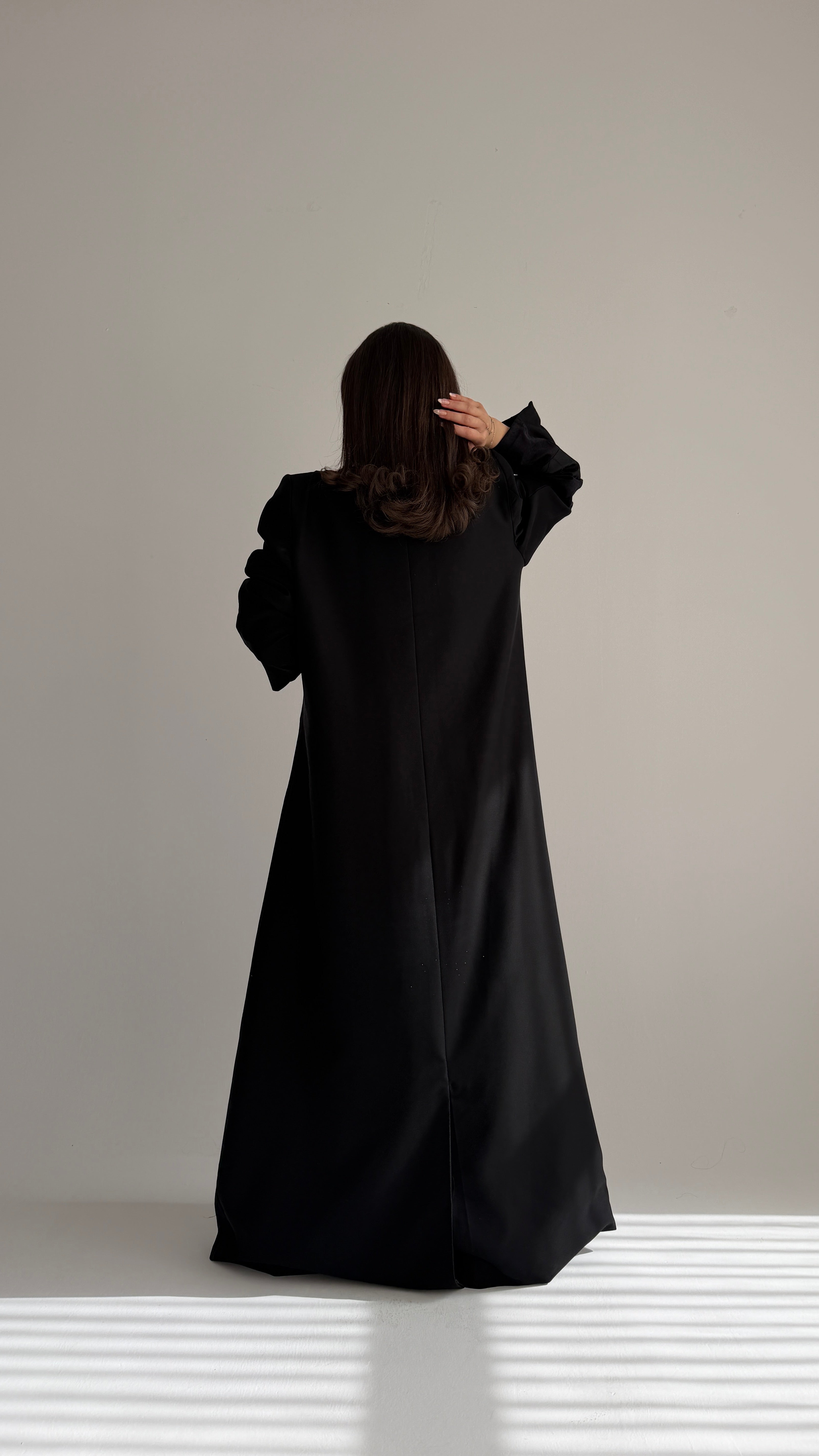 MW2041 - عباية بليزر مع اضافه ثلاثة خامات ليعطي طابع الاناقة - Aya