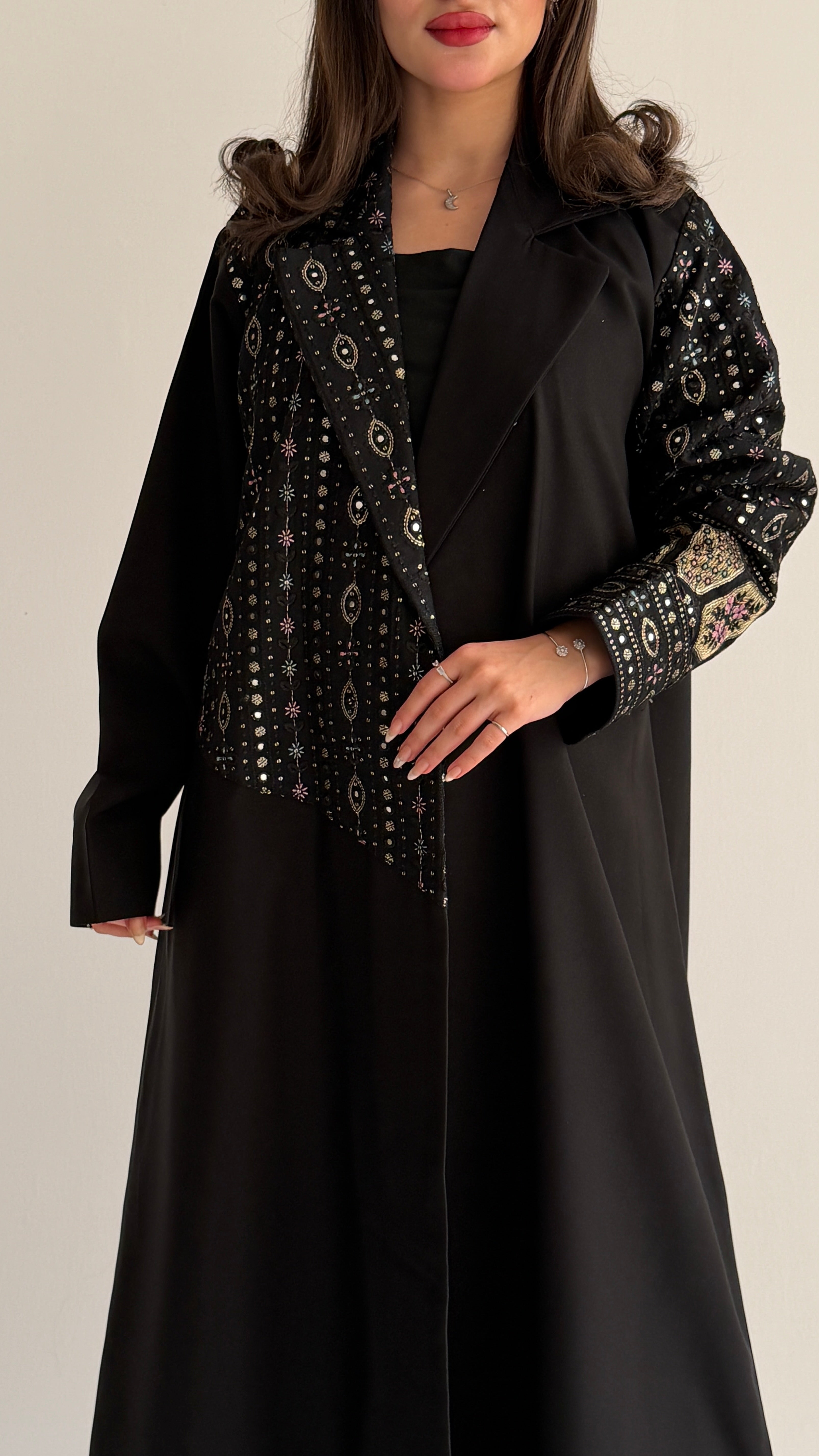 MWT1034 - عباية مع تدخيله لنن هندي - Aya