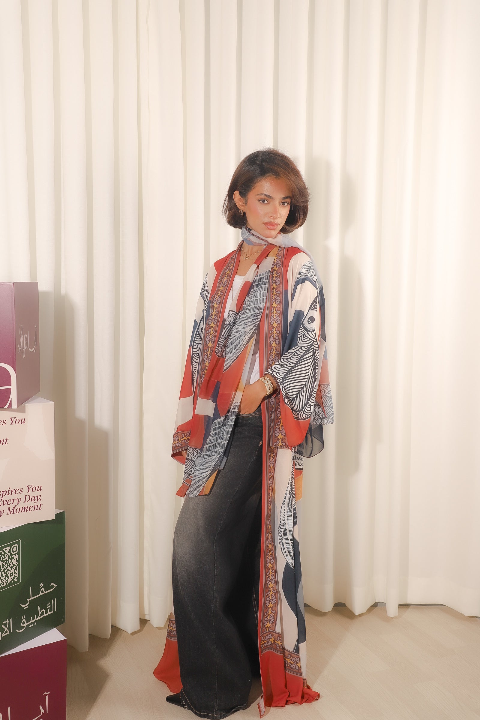 MW645 - Light Crepe Standing with Jacquard Half-Cloche