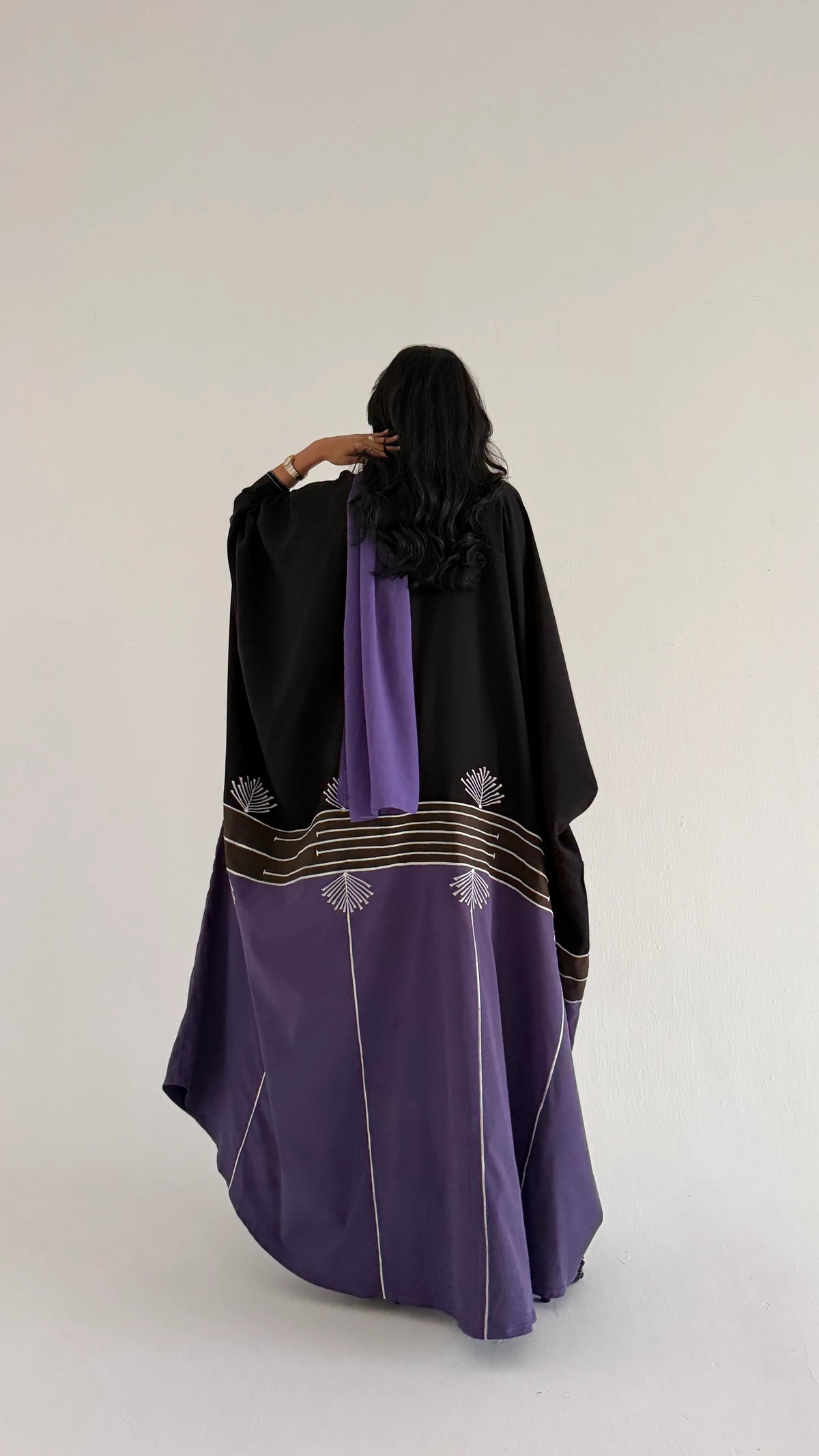 MWT4394 - عباية رايون بشت أسود وبنفسجي - Aya