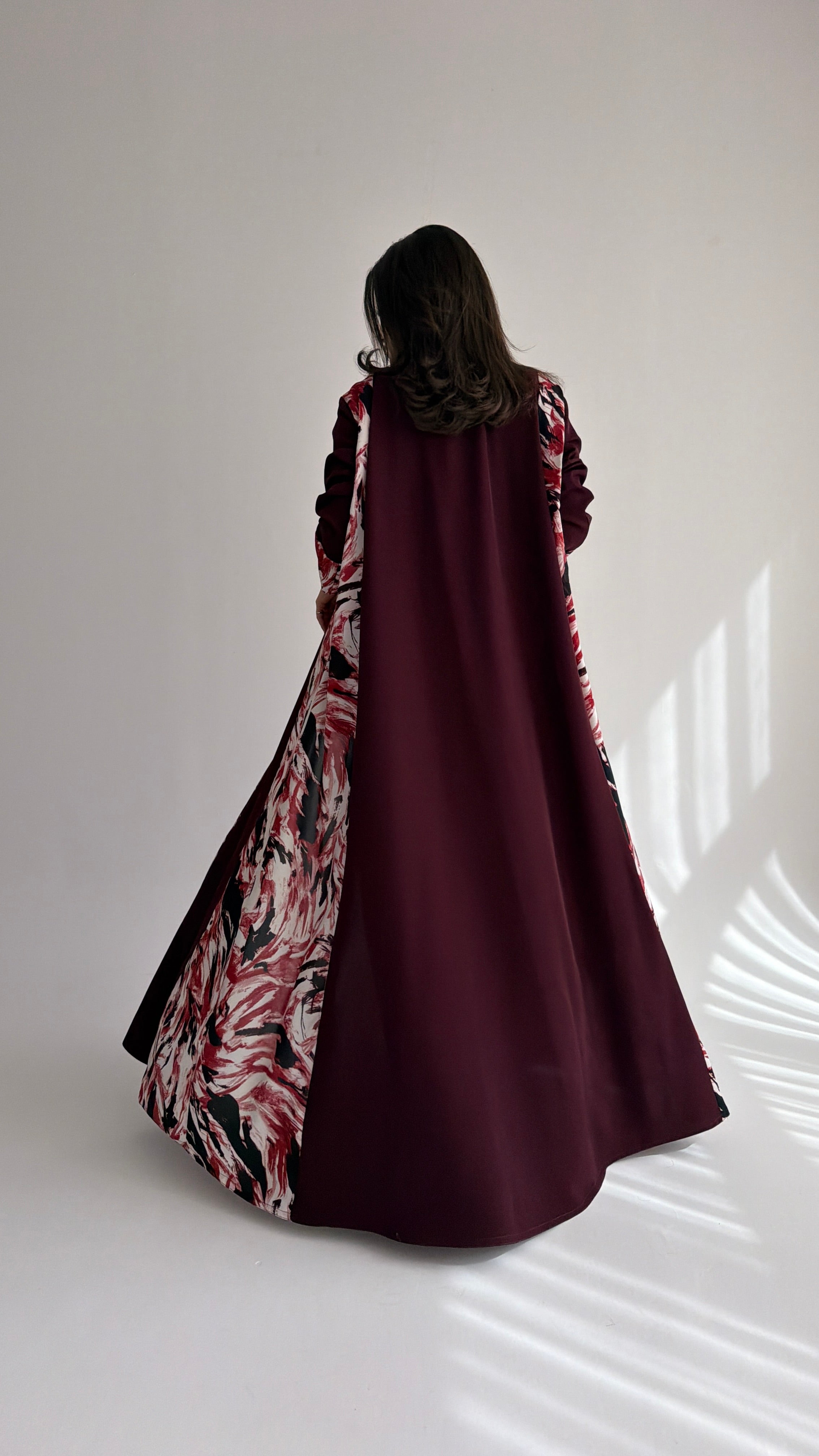 MW2031 - عباية كريب مع اضافه حرير مشجر - Aya