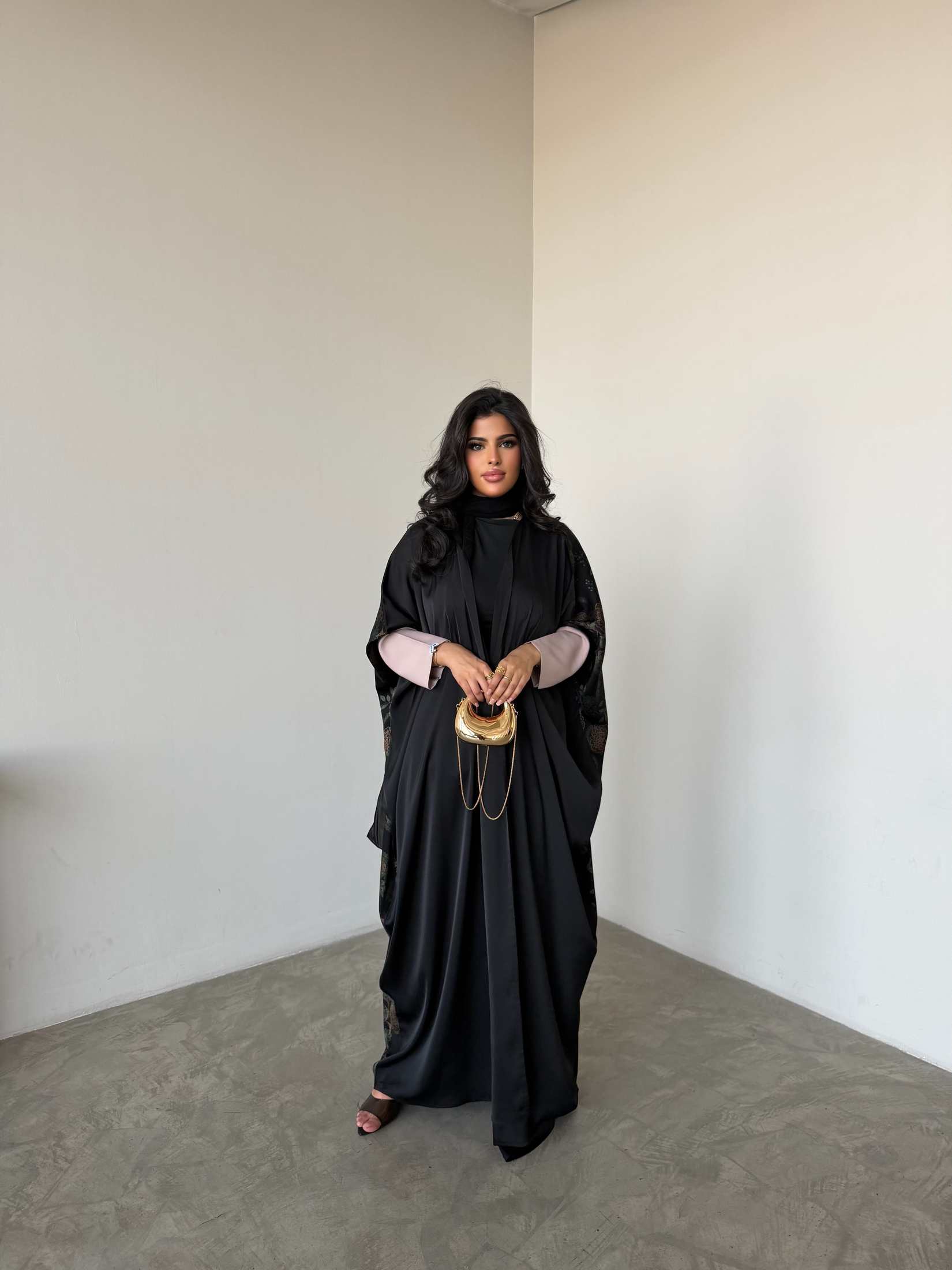 MWT4321 - عباية بشت تيك توك ومينمت أسود وبيج - Aya
