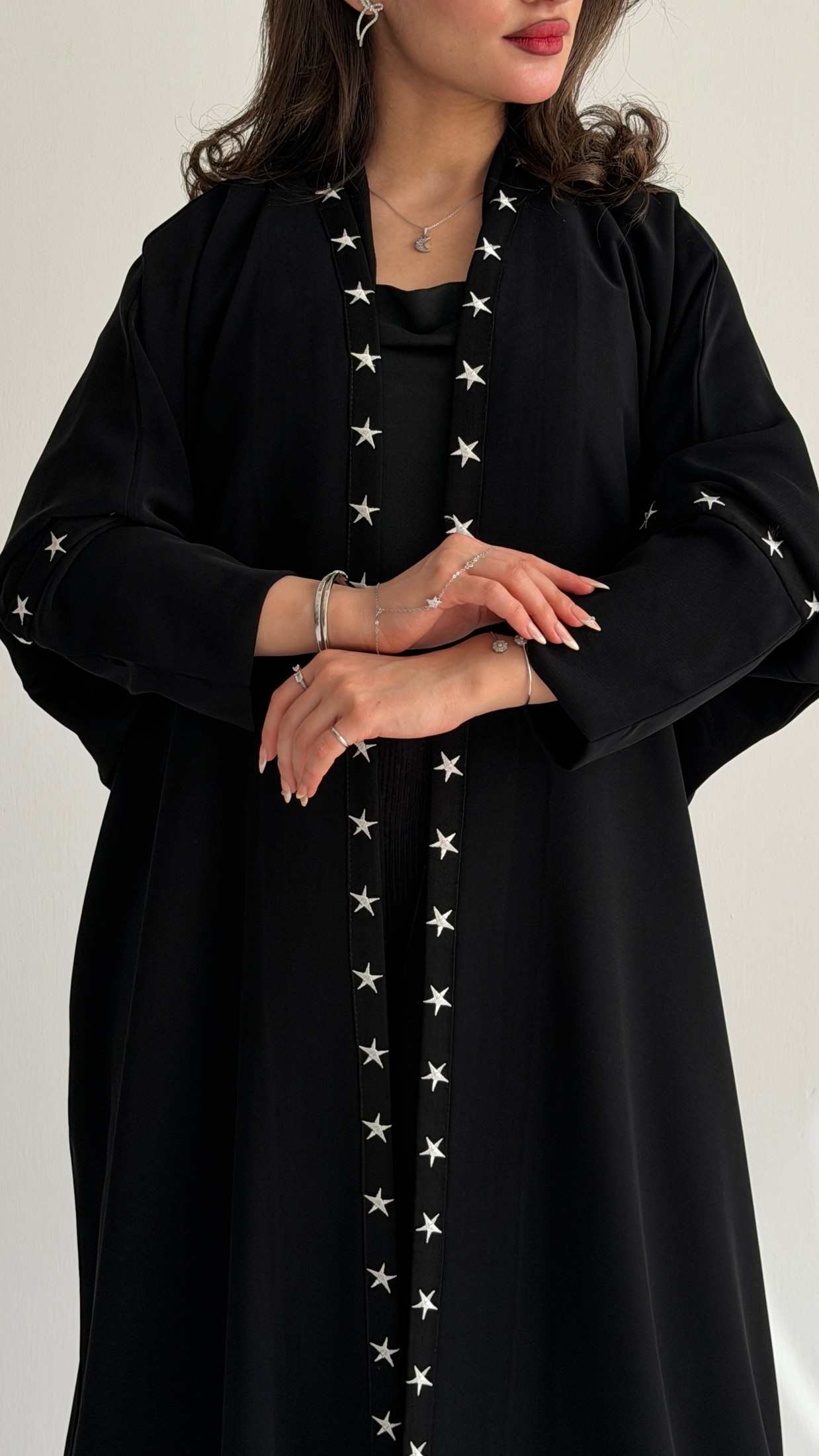 MWT1035 - عبايه اسود بتطريز نجوم - Aya