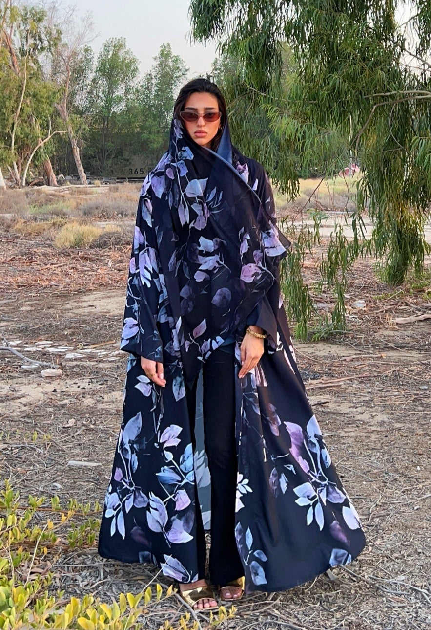 MW645 - Light Crepe Standing with Jacquard Half-Cloche