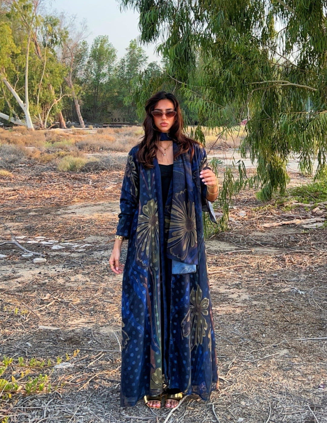 MW645 - Light Crepe Standing with Jacquard Half-Cloche