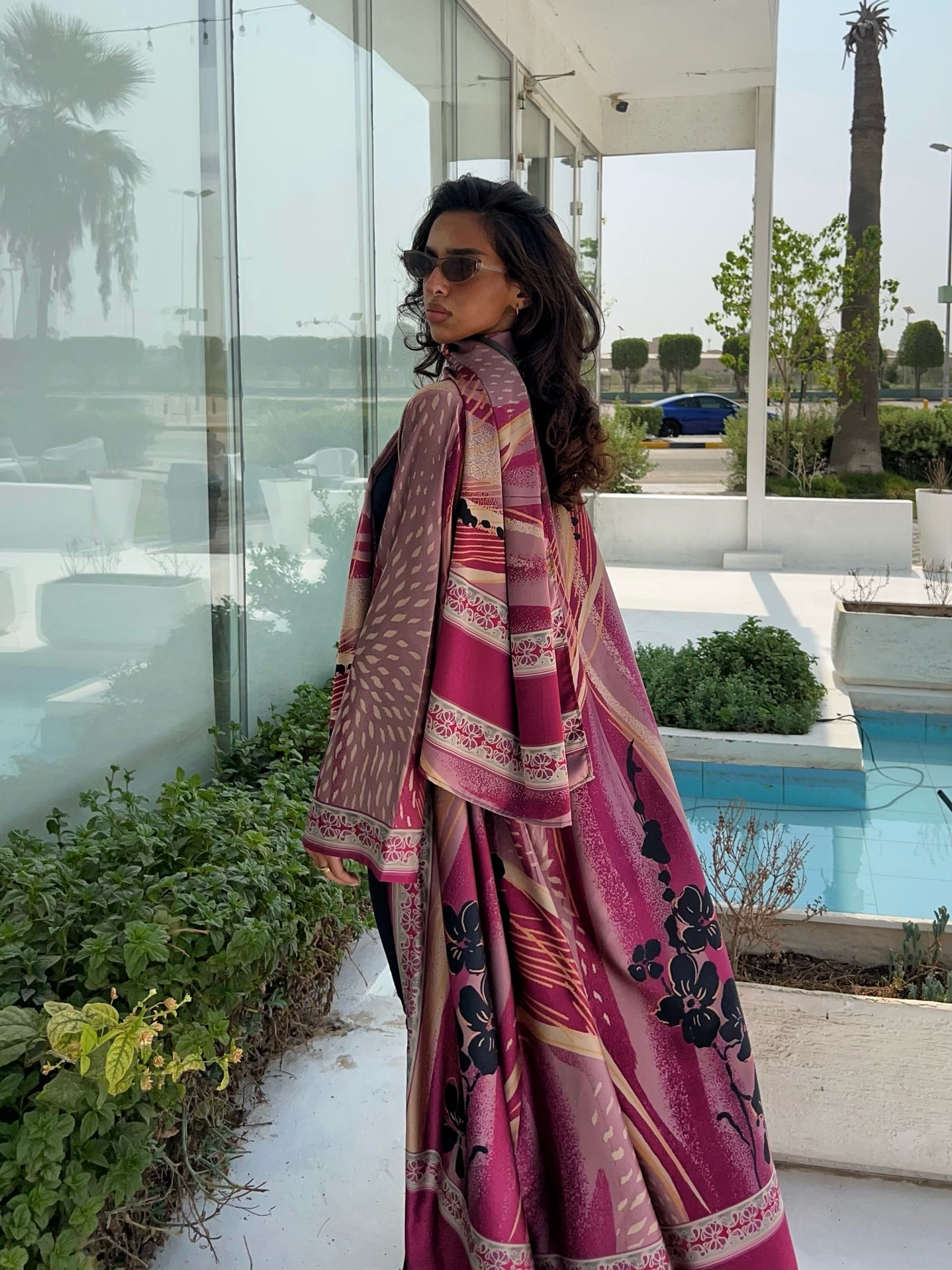 MW1614 - عباية مطبوعة حرير جاكار - Pink Jacquard