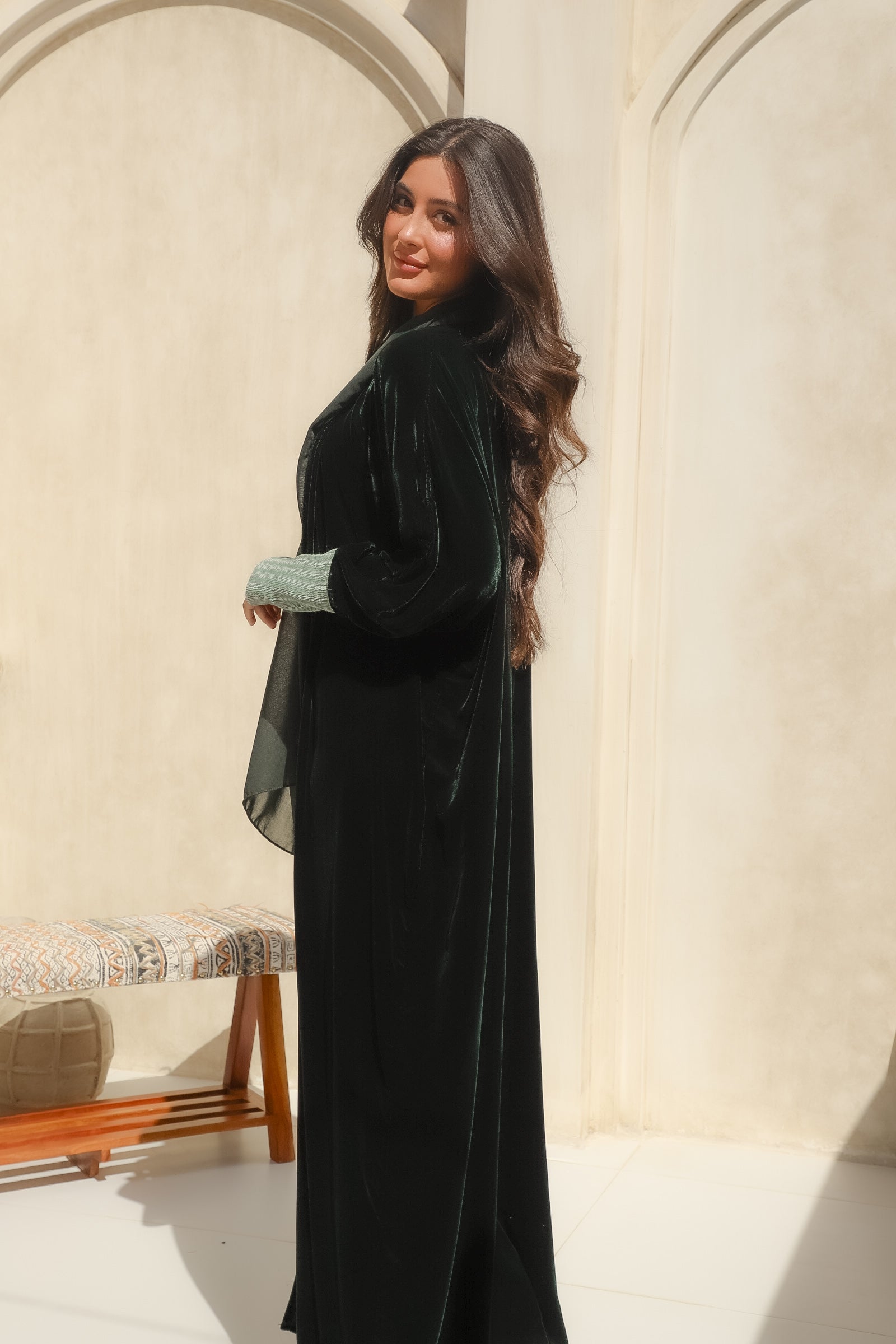 MWT527 - عباية زيتيه بأكمام استرتش - Aya