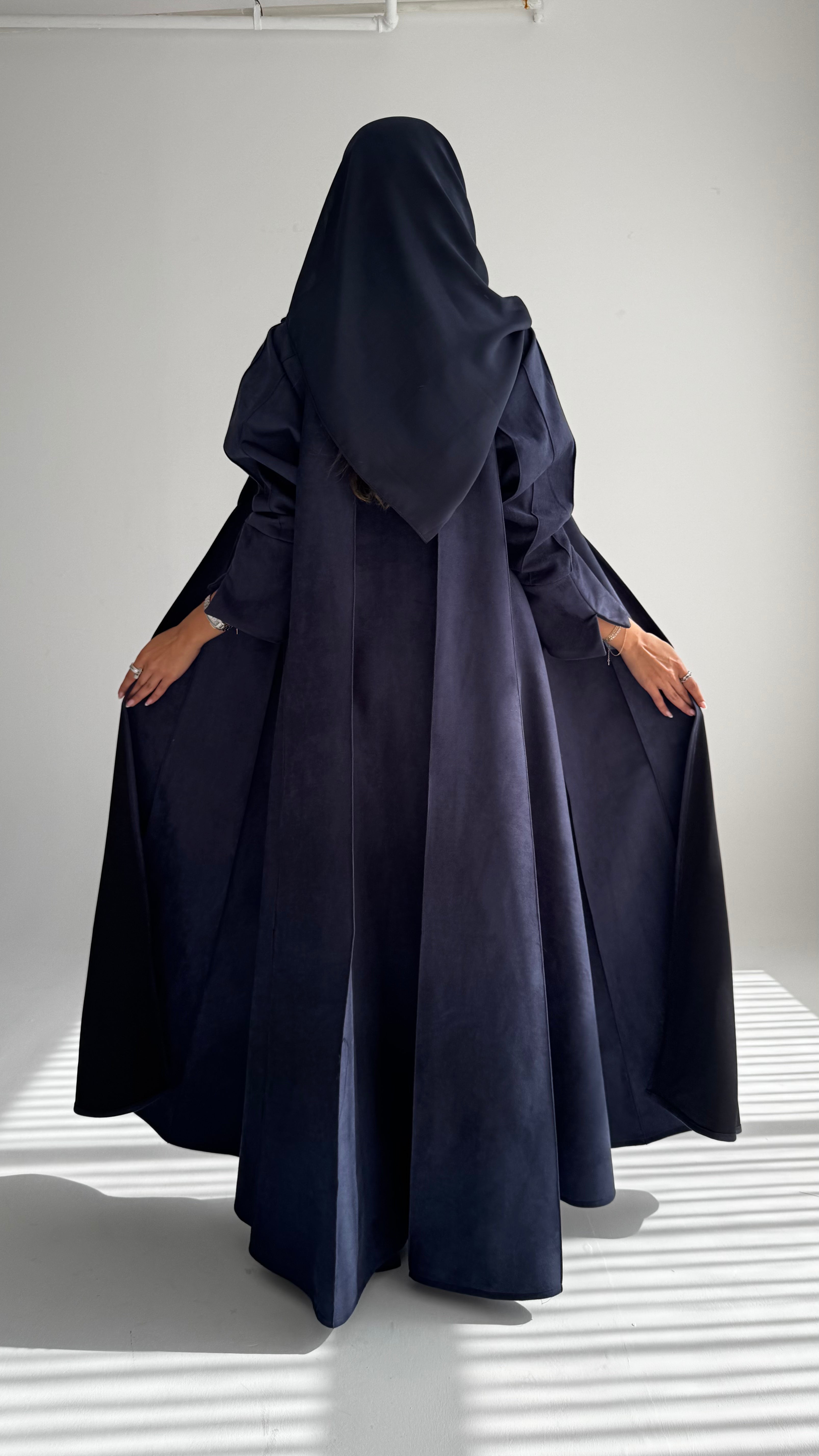 MWT844 - عباية بليزر شامواة |  Blazer Abaya - Aya