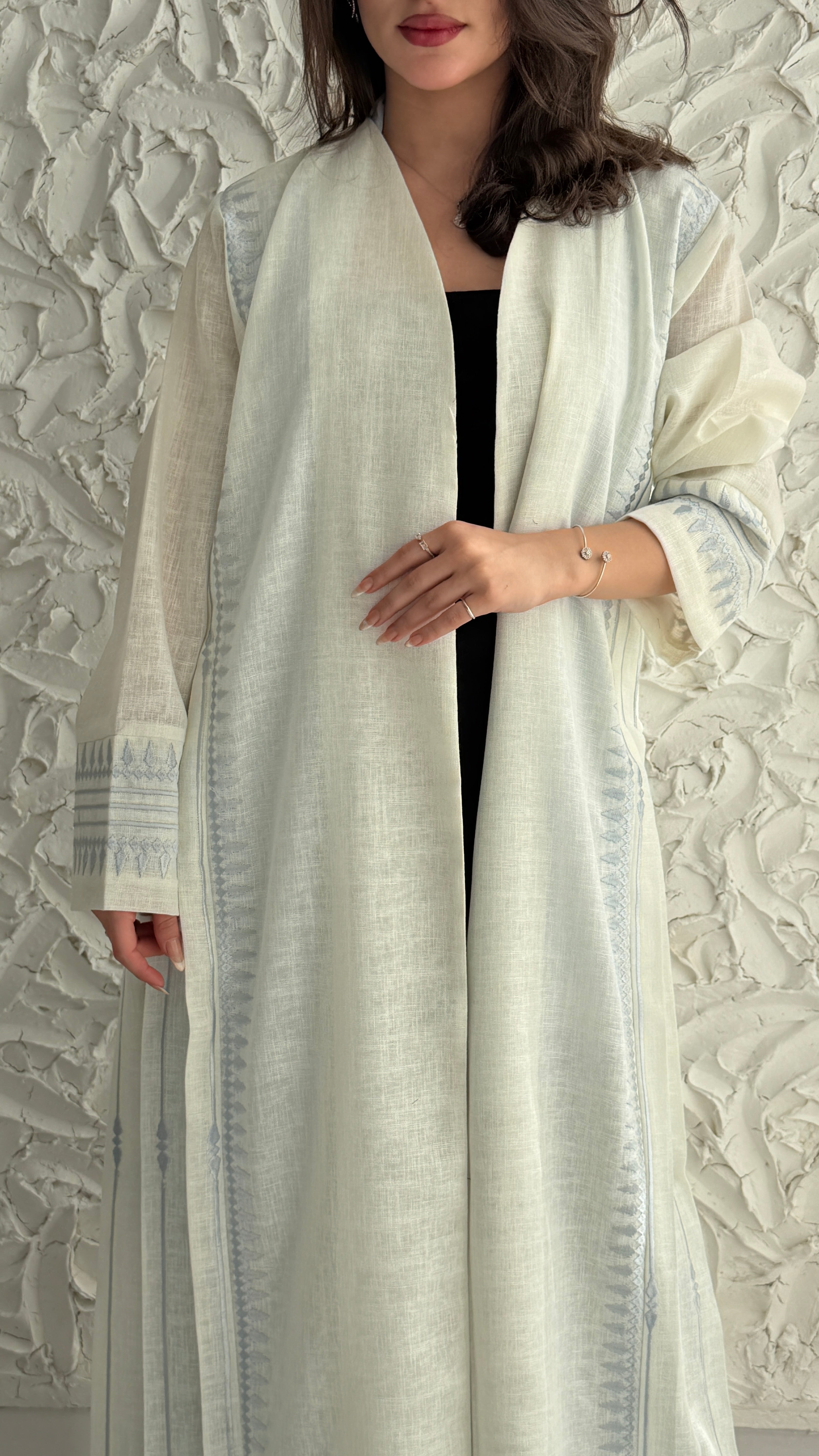 MW2063 - عبايه لنن مطرز - Aya