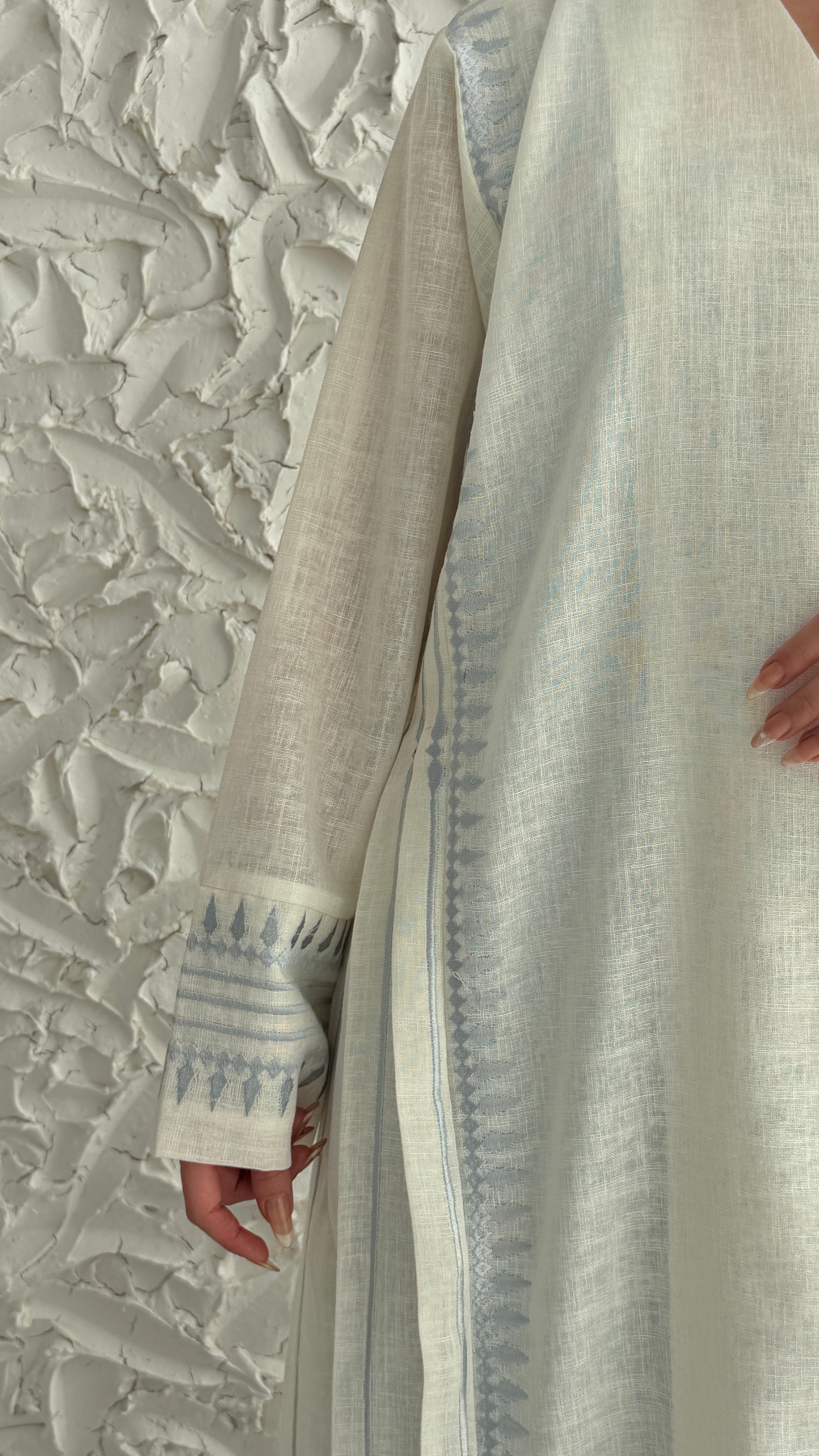 MW2063 - عبايه لنن مطرز - Aya