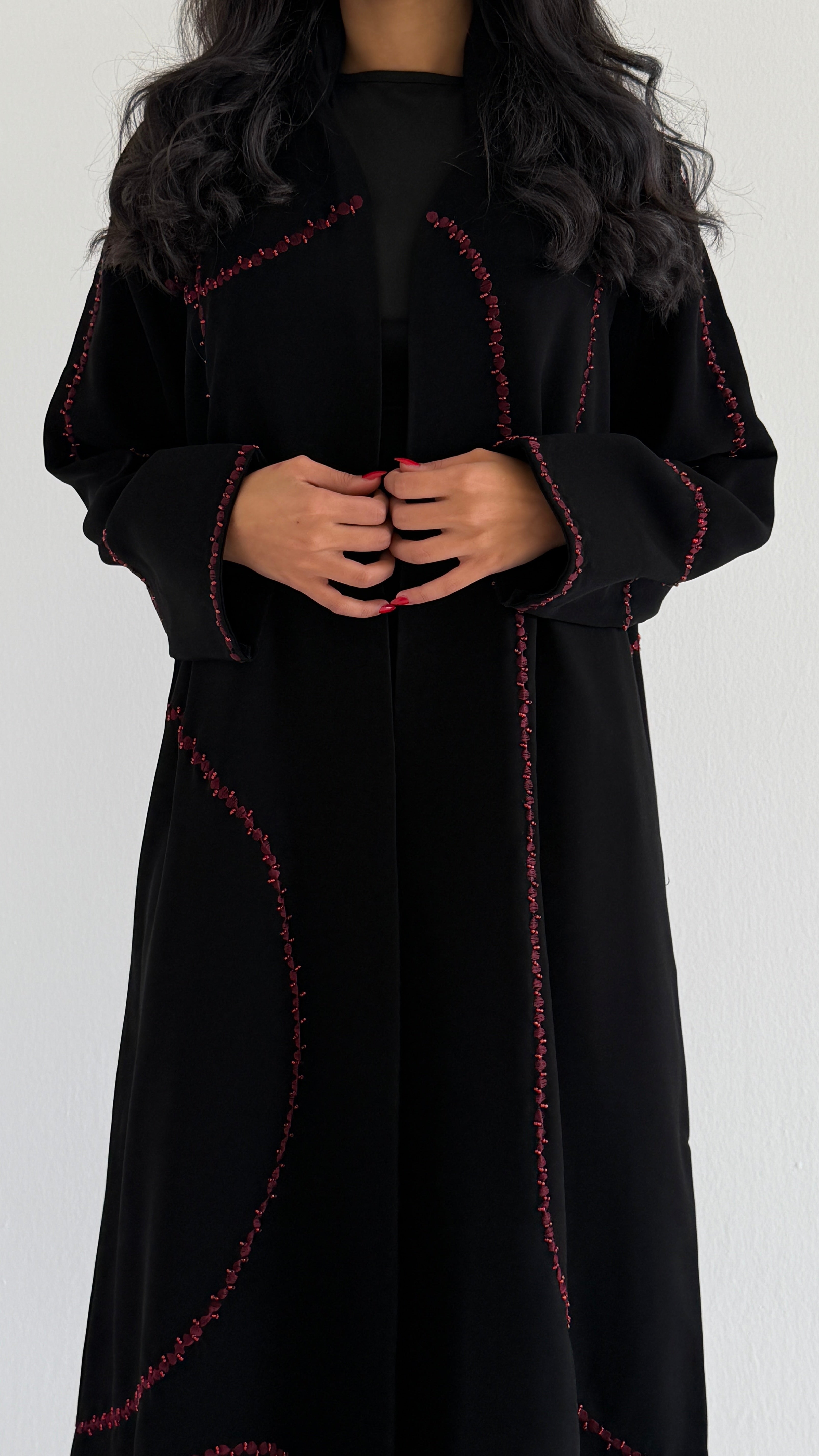 MW2046 - عبايه كريب مع اضافة تطريز شغل اليد - Aya