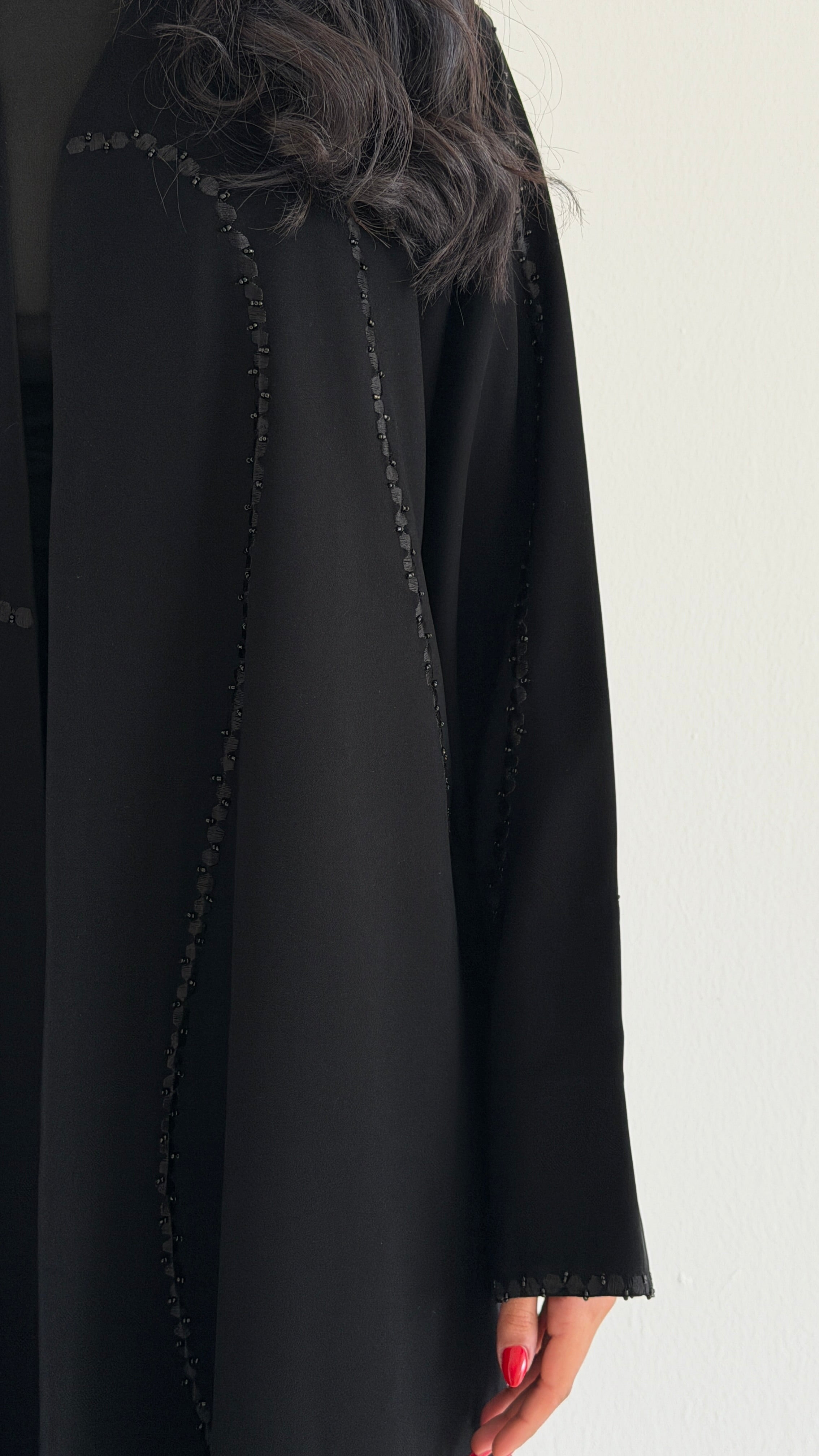 MW2047 - عبايه كريب مع اضافة تطريز شغل اليد - Aya