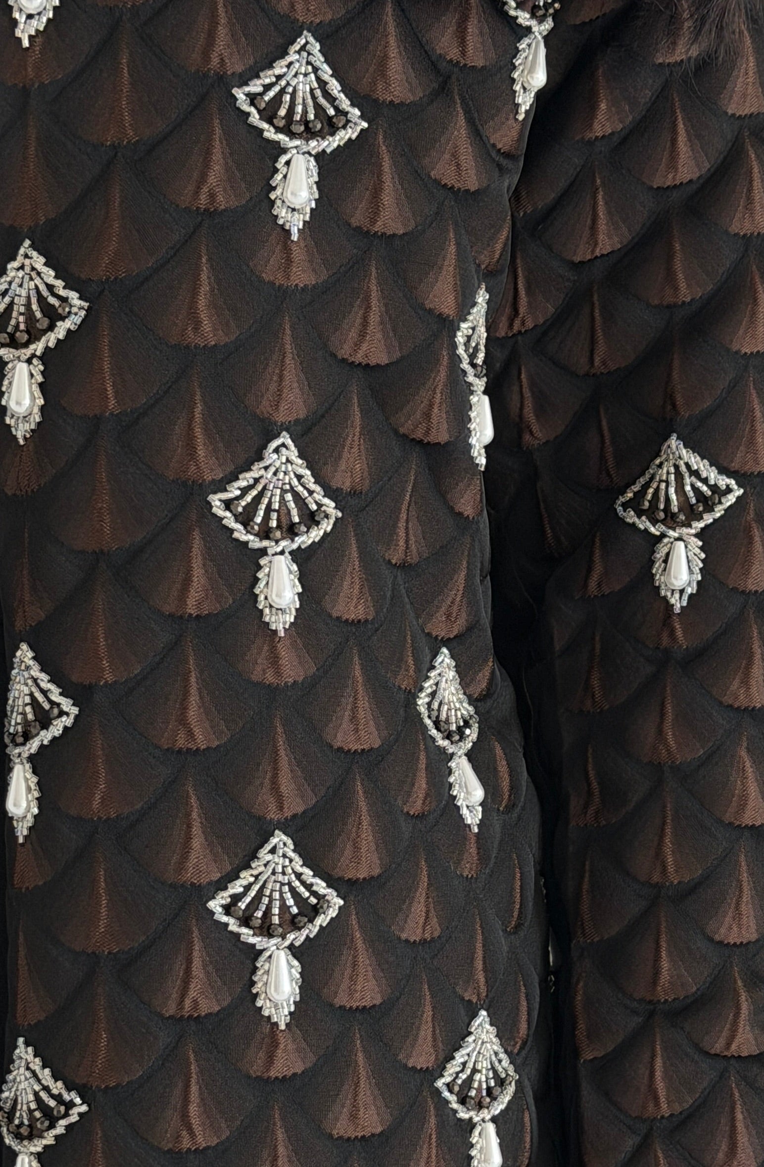 MW2050 - عباية  بليزر جاكار هندي مع اضافه شغل يدوي - Aya