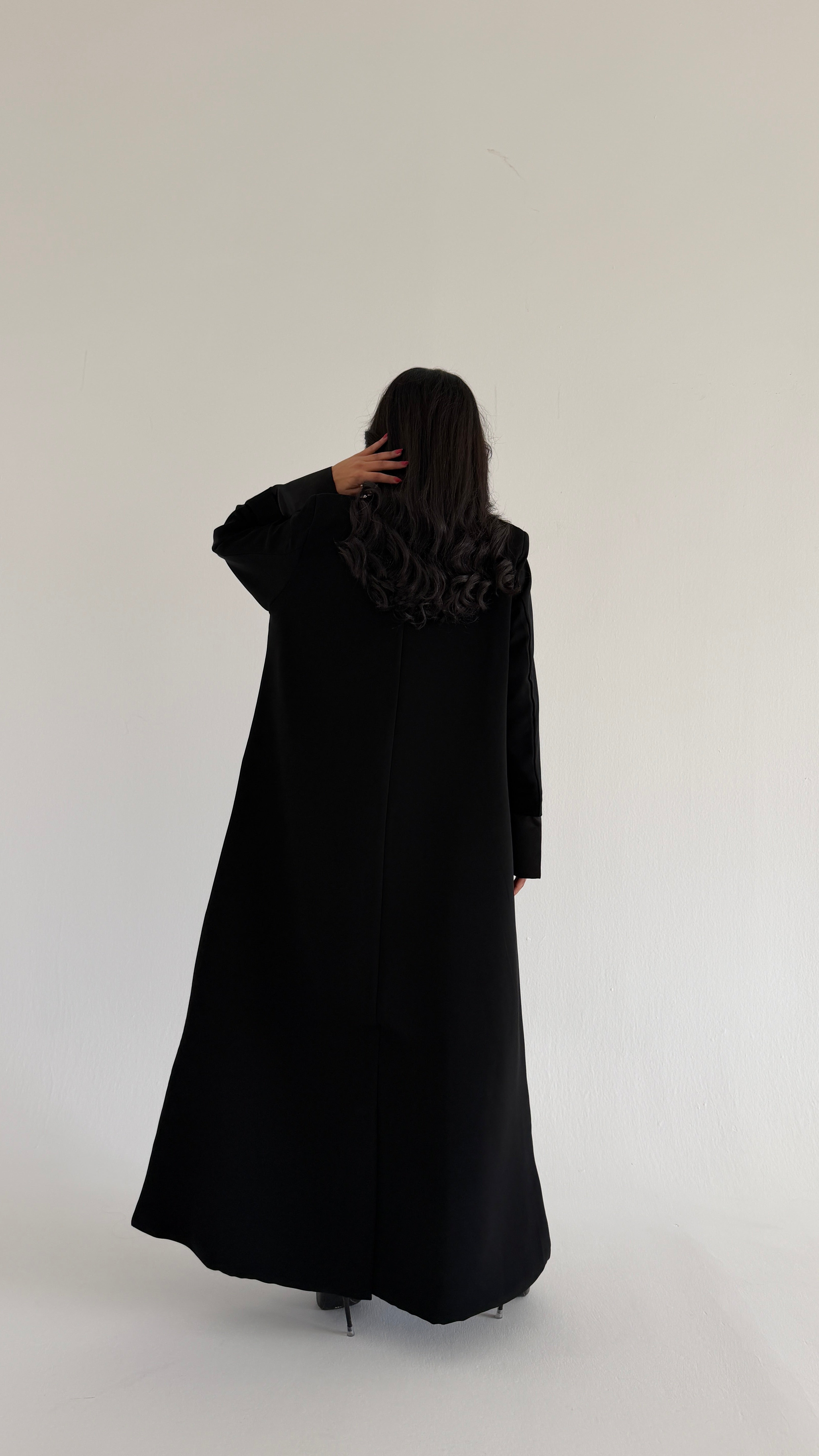 MW2032 - عبايه كوبرا مع تدخيلة قماش تفته واضافه تدخلية اكسوار - Aya