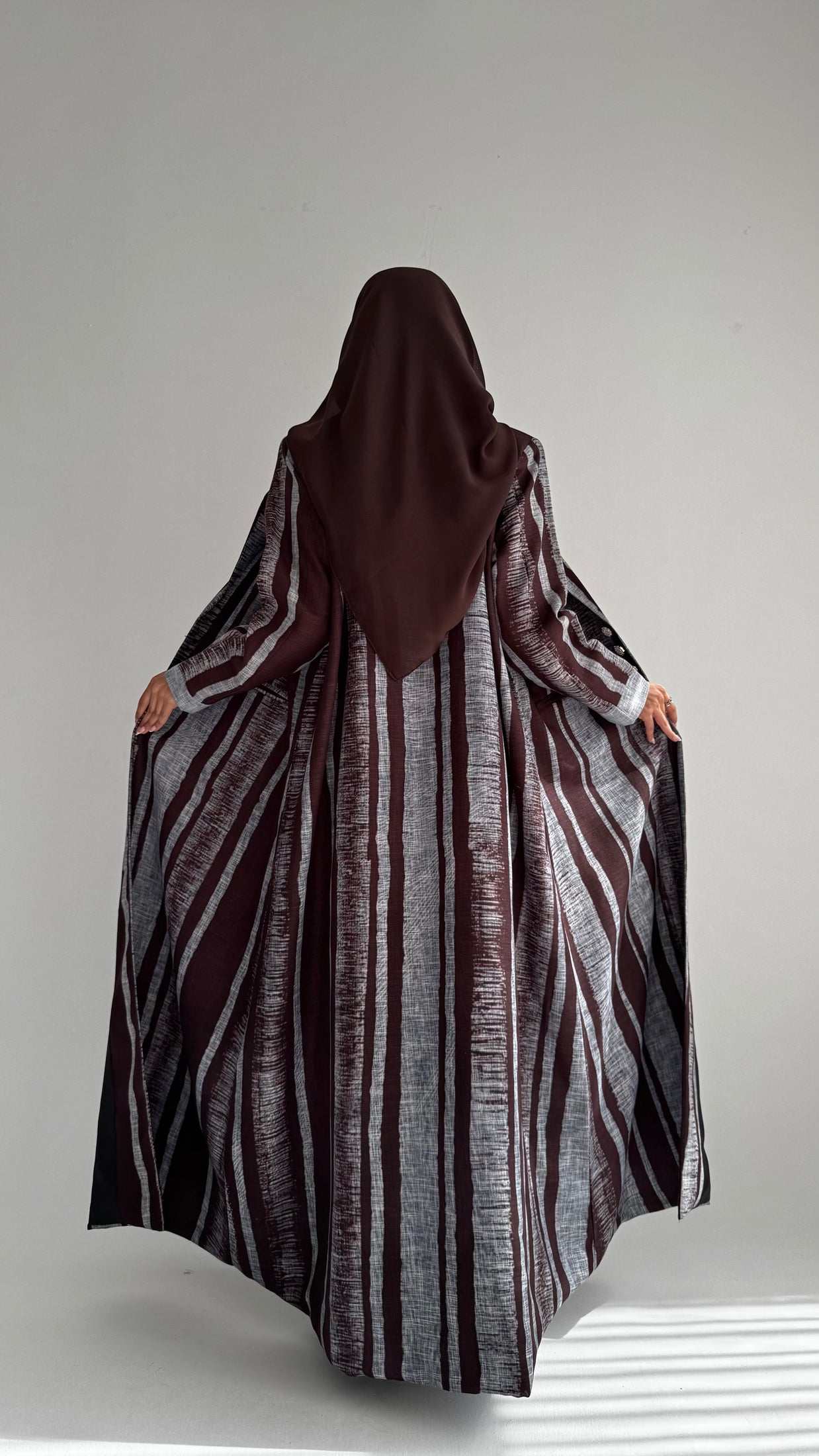 MWT832 - عباية بليزر طباعة | Printed Blazer Abaya - Aya