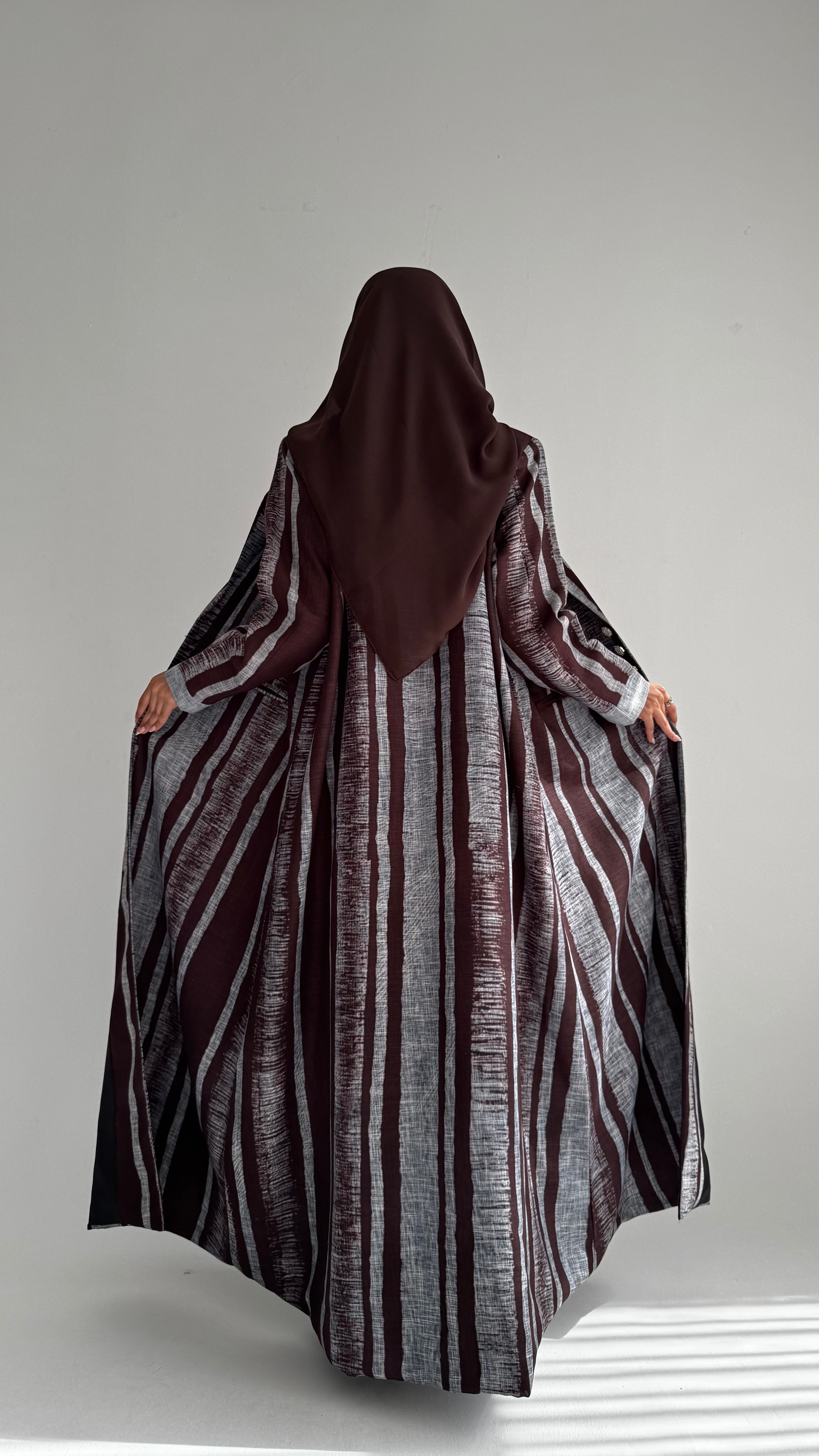 MWT832 - عباية بليزر طباعة | Printed Blazer Abaya - Aya