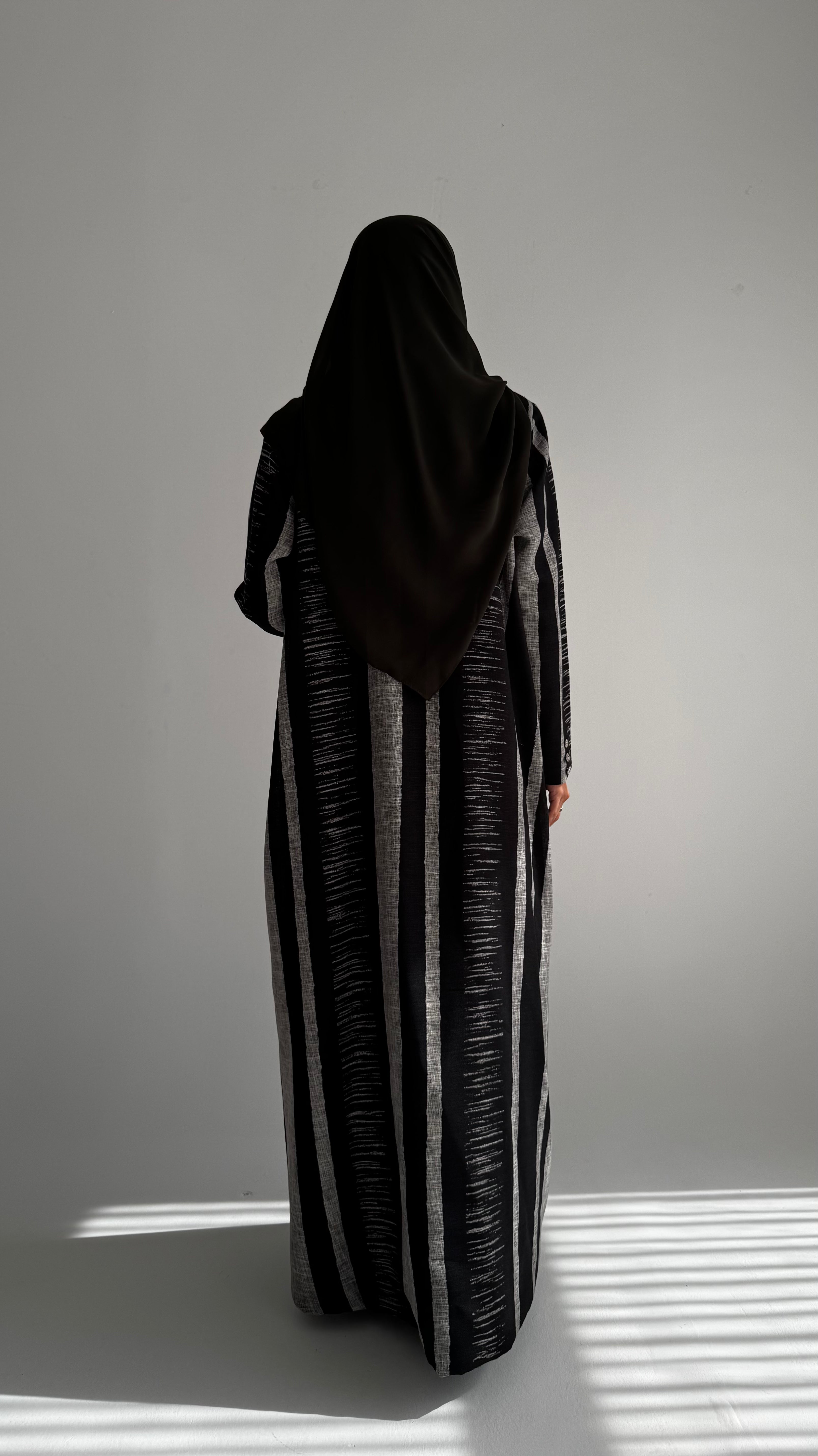 MWT831 - عباية بليزر طباعة | Printed Blazer Abaya - Aya