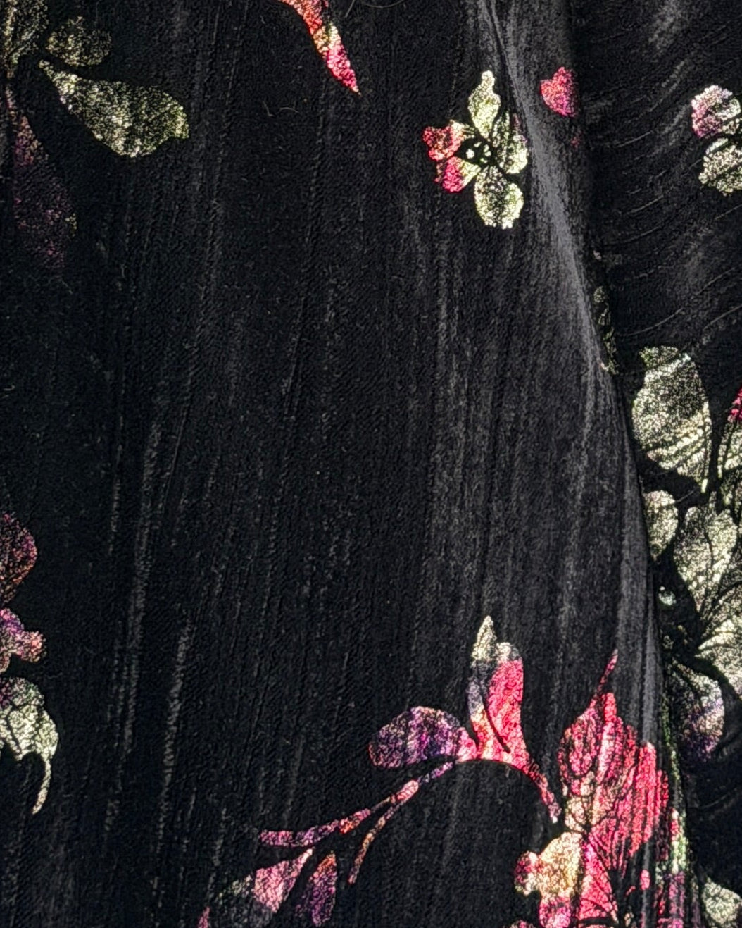 MWE104 عباية مخمل طباعة زهور - Aya