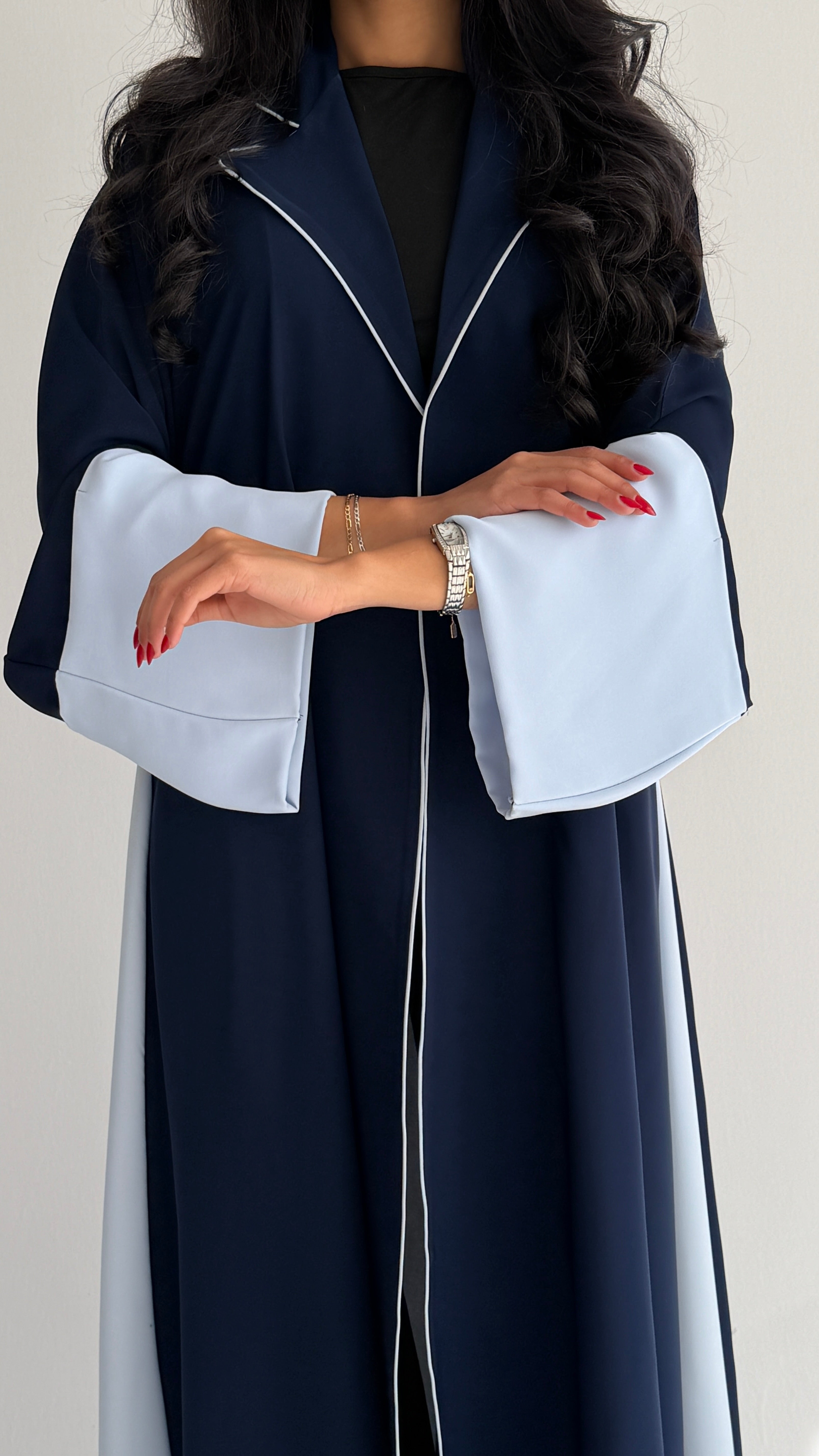 MWT1060 - عباية كحلي مع تدخيله سماوي - Aya