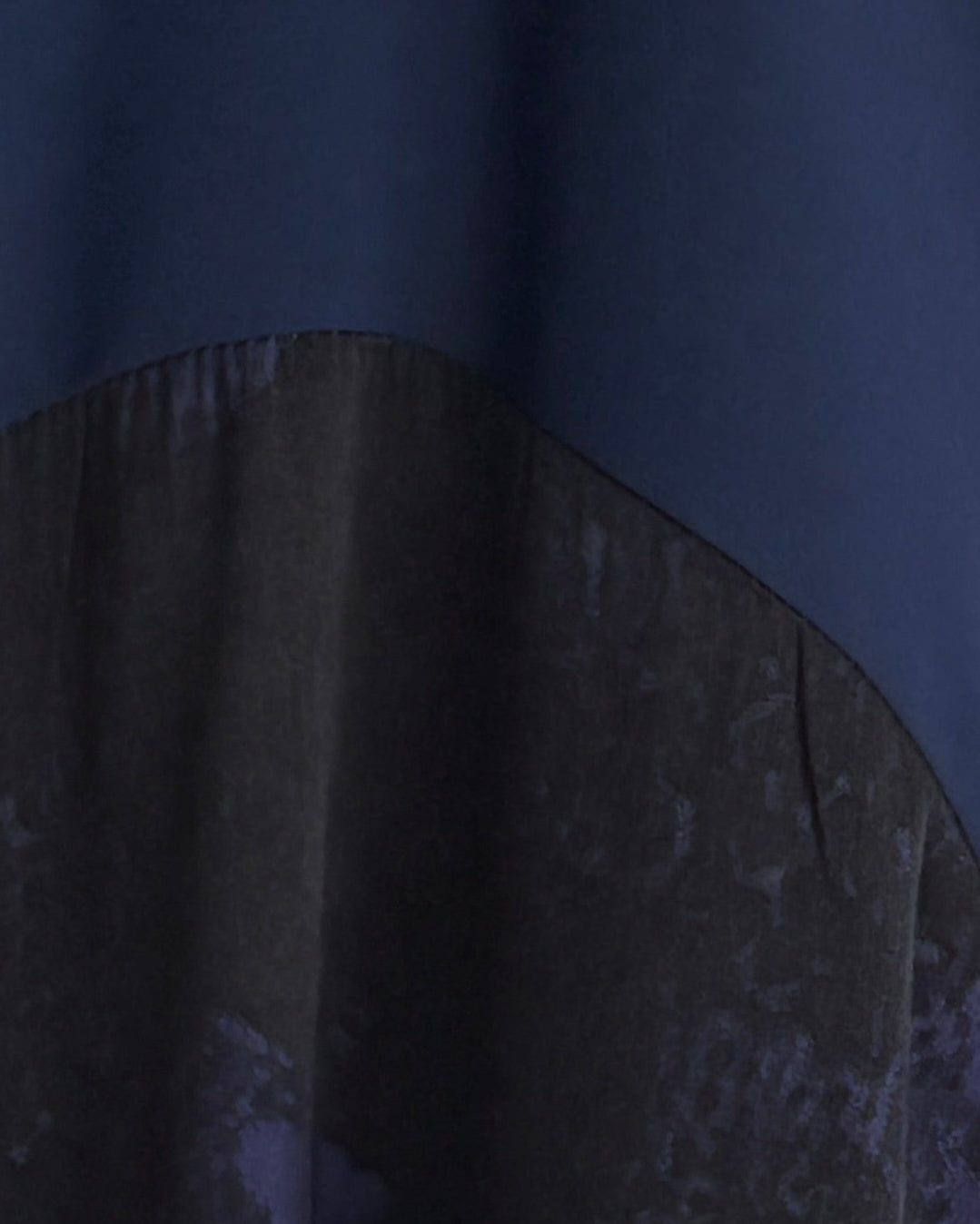 MW2082 -    عباية كريب حرير قصه نص كلوش مع اضافه الجاكار - Aya