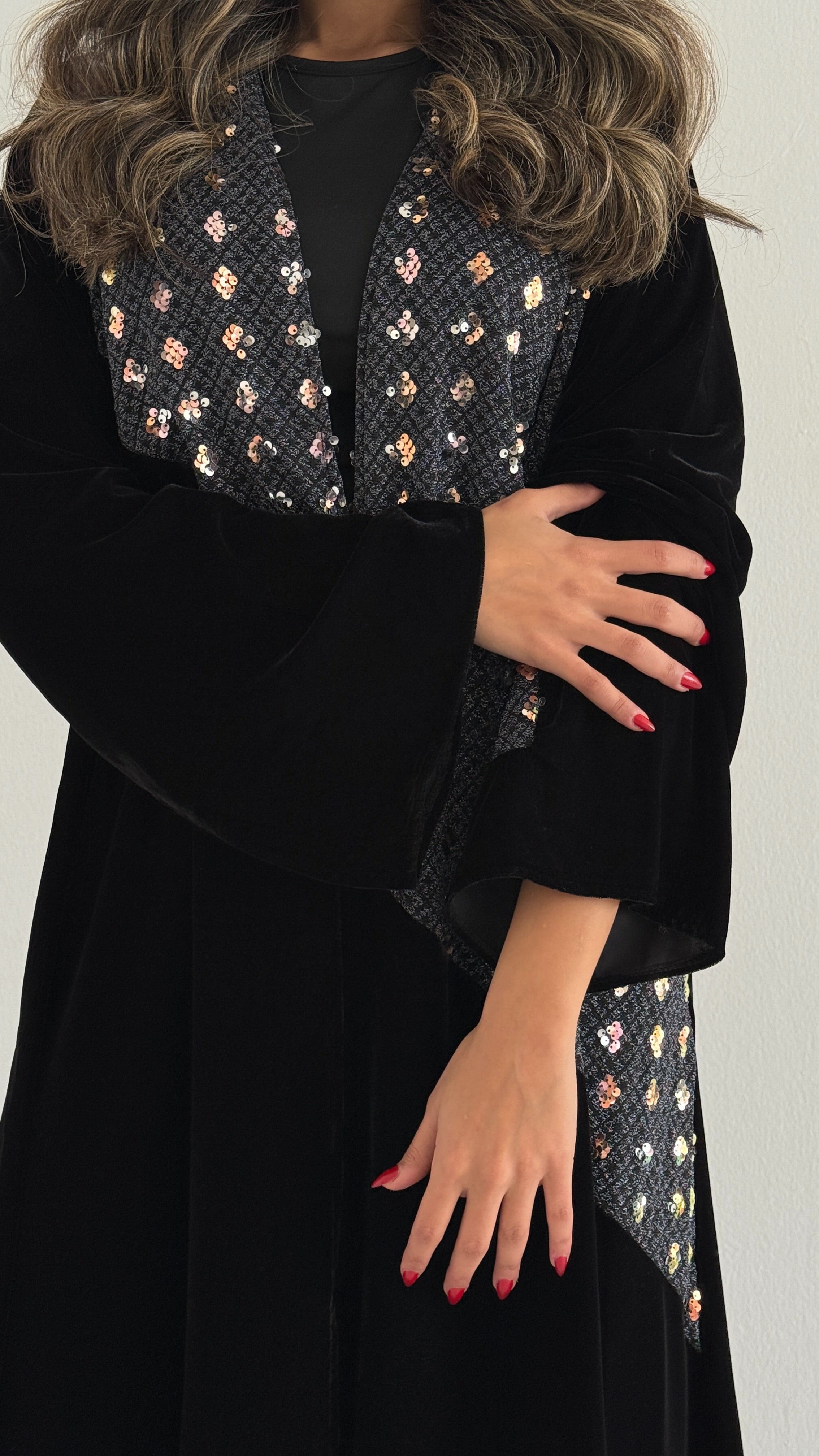 MW645 - Light Crepe Standing with Jacquard Half-Cloche