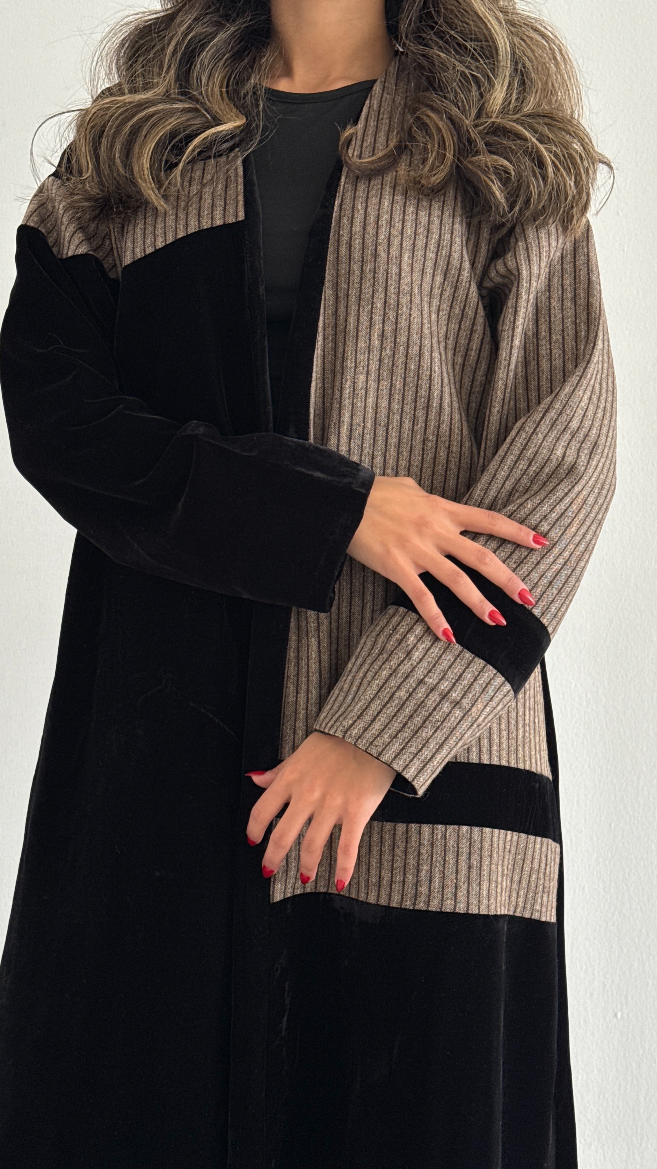 MW645 - Light Crepe Standing with Jacquard Half-Cloche