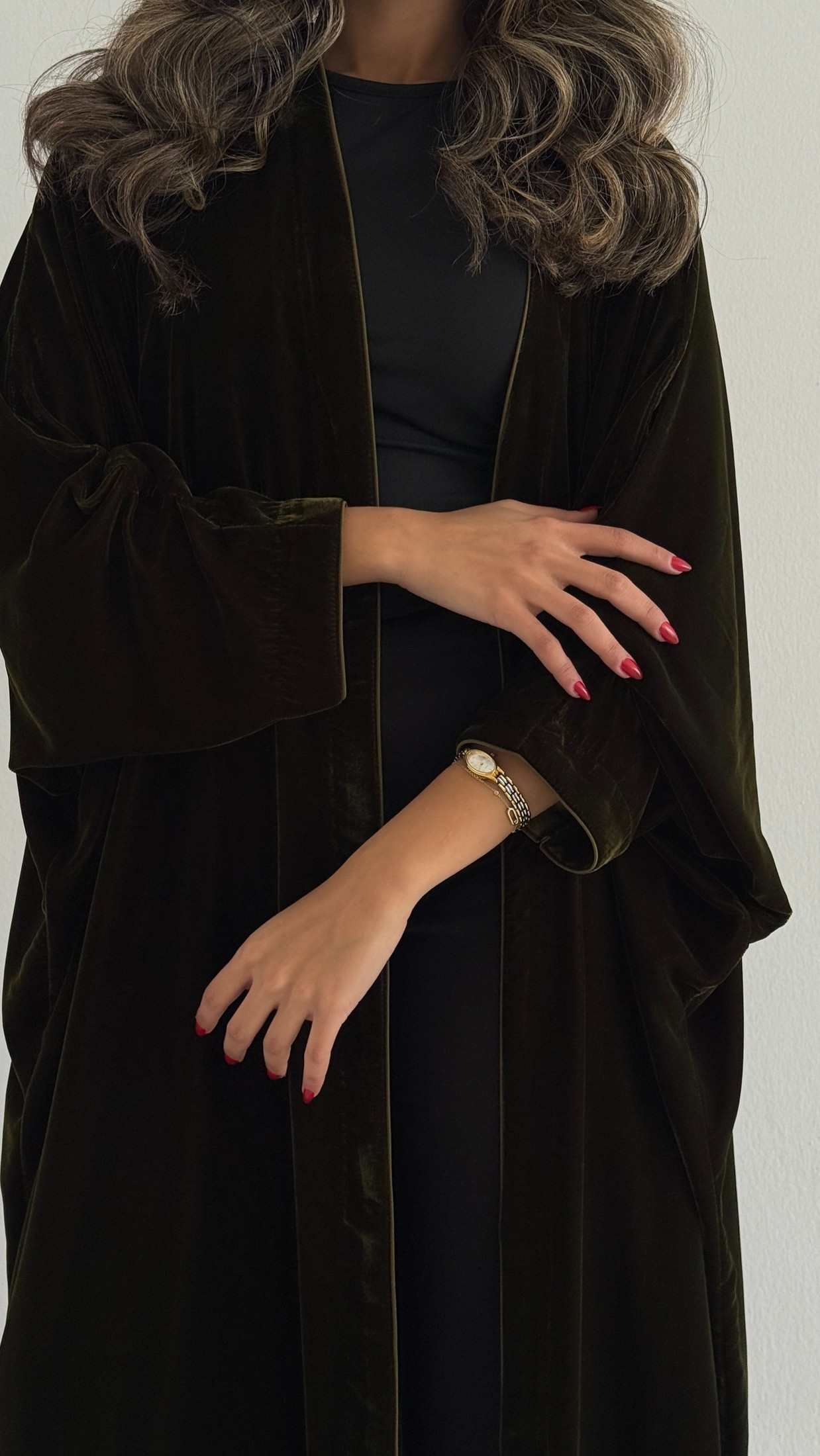 MWT750 - عباية مخمل زيتية - Aya