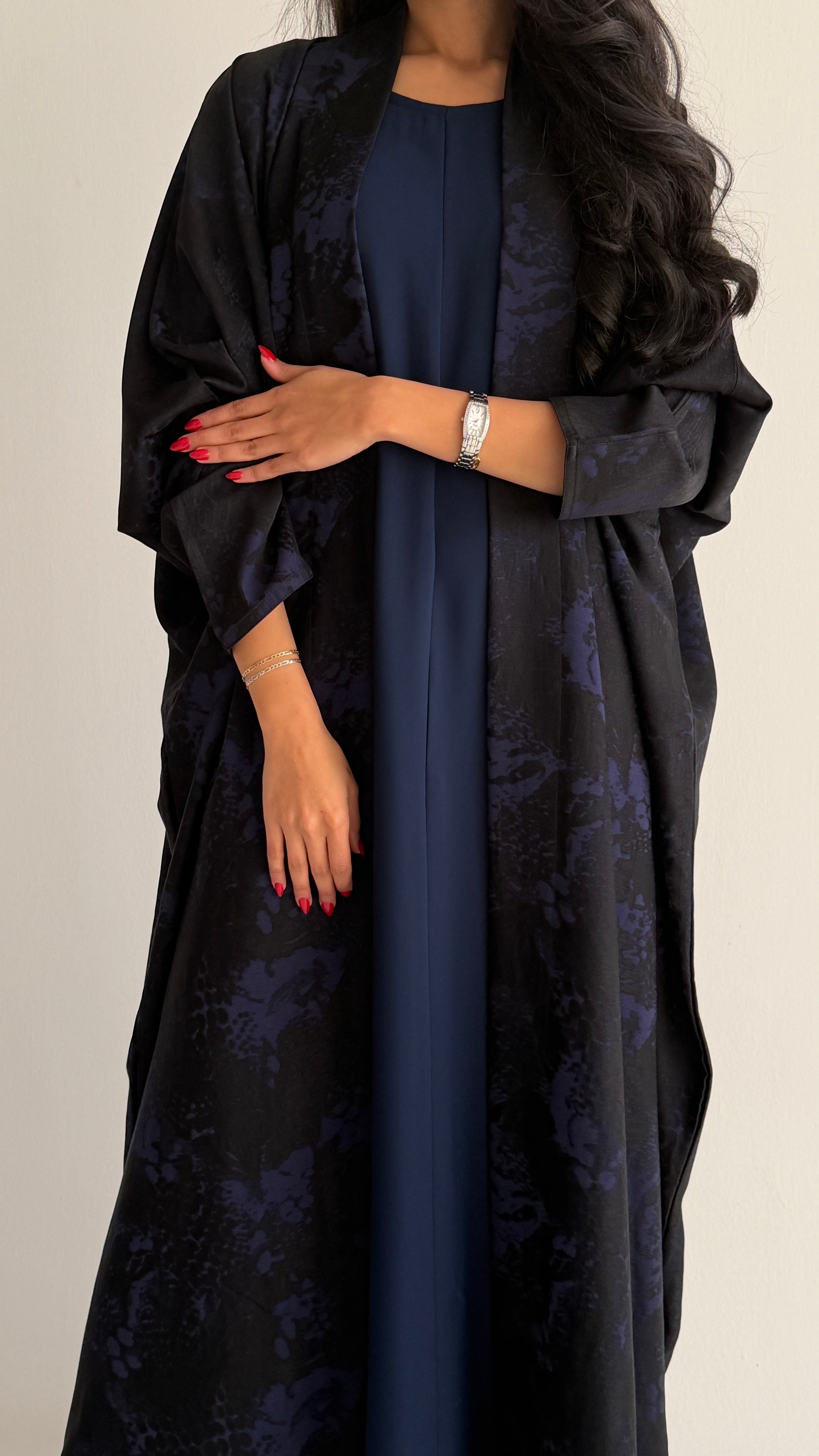 MW2079 -    عباية جاكار قصه بشت مع اضافة فستان داخلي كريب حرير - Aya