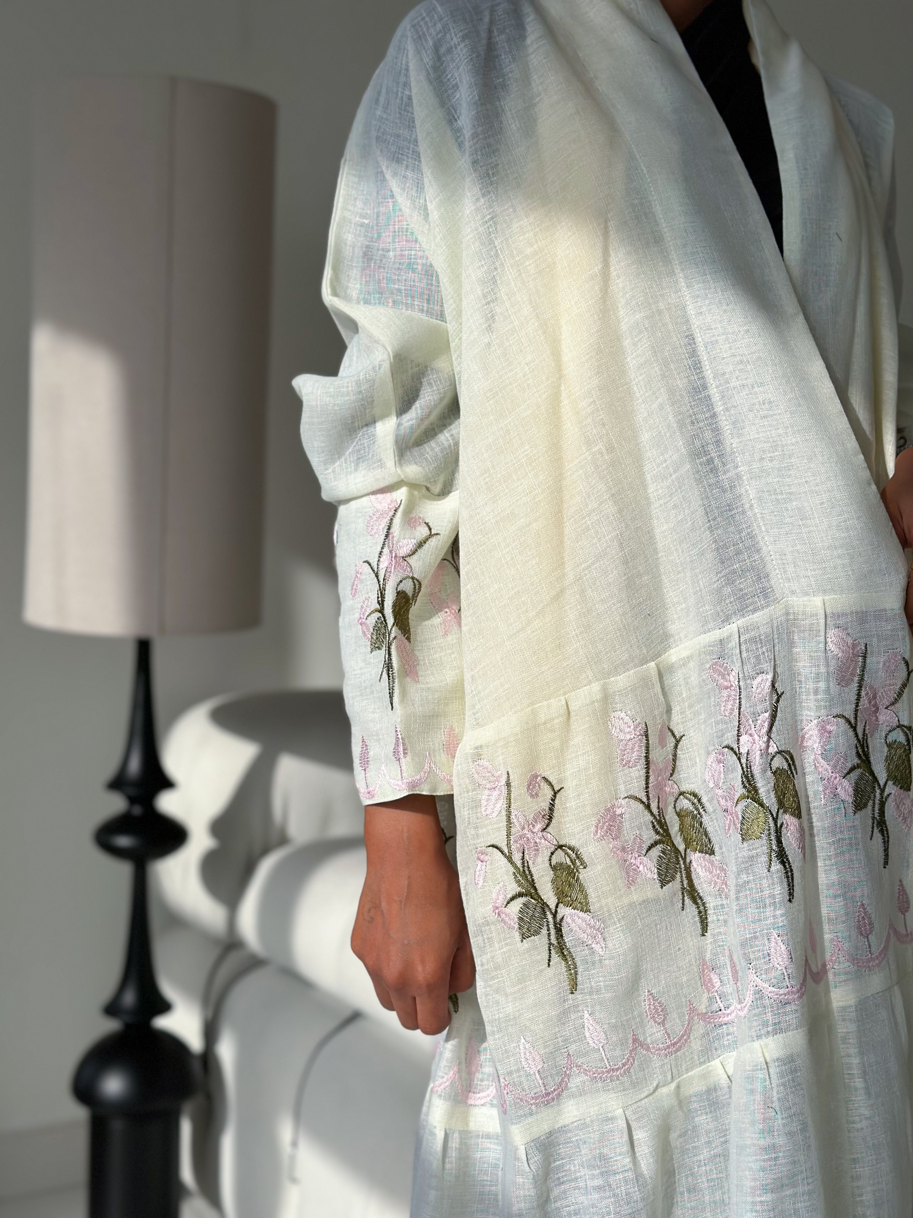 MW1499 - عباية دبل كلوش لنن اصفر