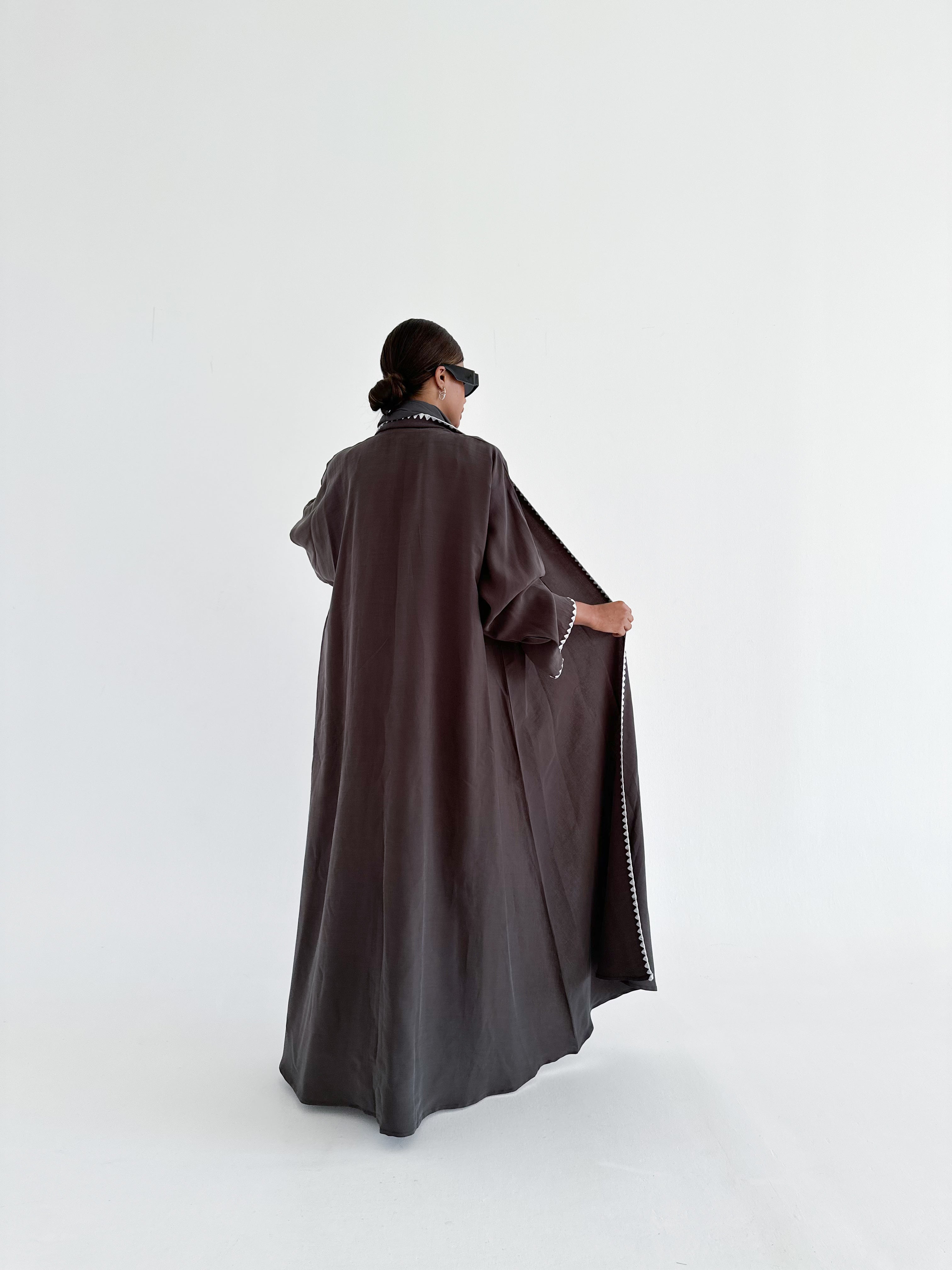 MW645 - Light Crepe Standing with Jacquard Half-Cloche