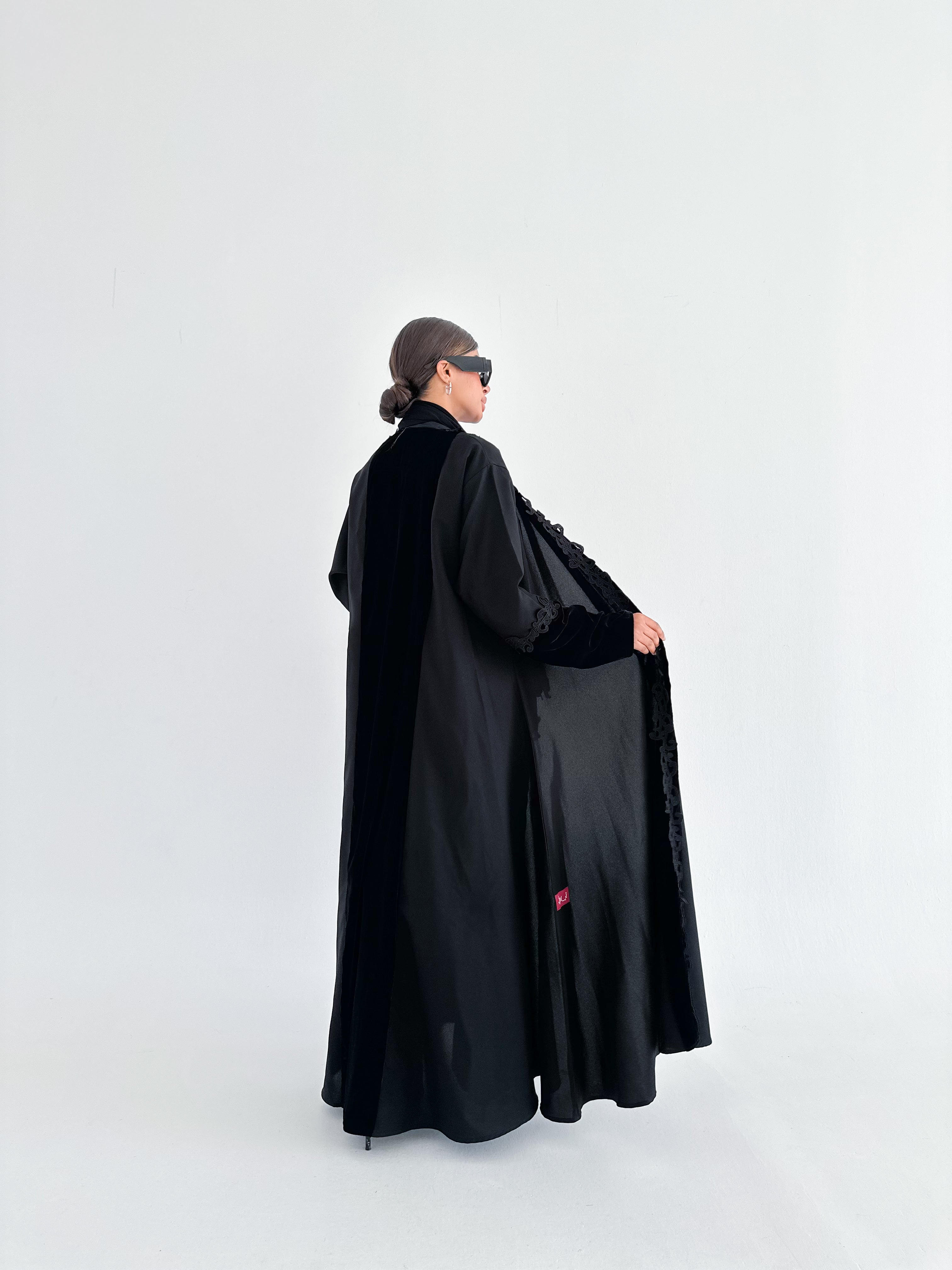 MW645 - Light Crepe Standing with Jacquard Half-Cloche