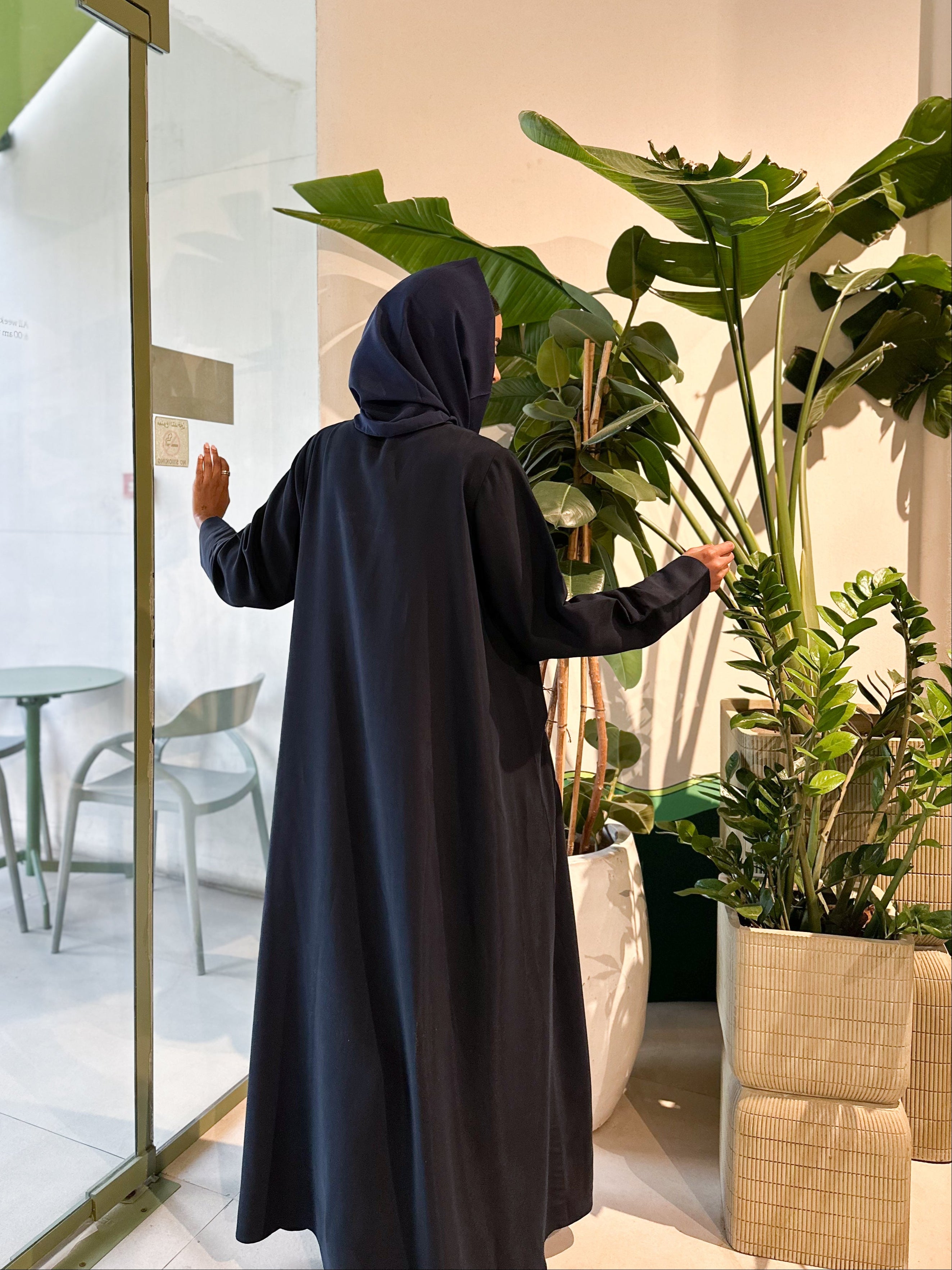 MWT365 - عباية كحلي بقصة من الامام
