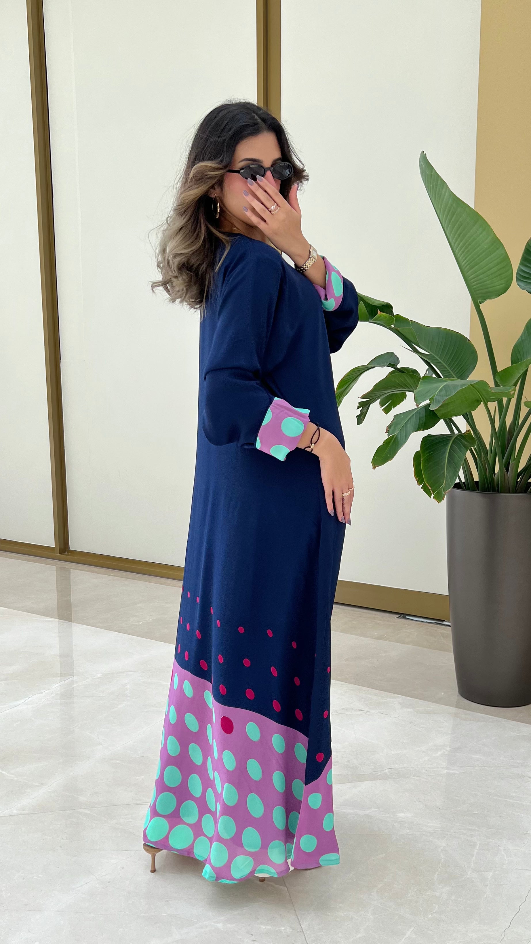 MW1618 - عباية صيفيه شيفون طباعة منقط-Polka dot chiffon abaya - Aya