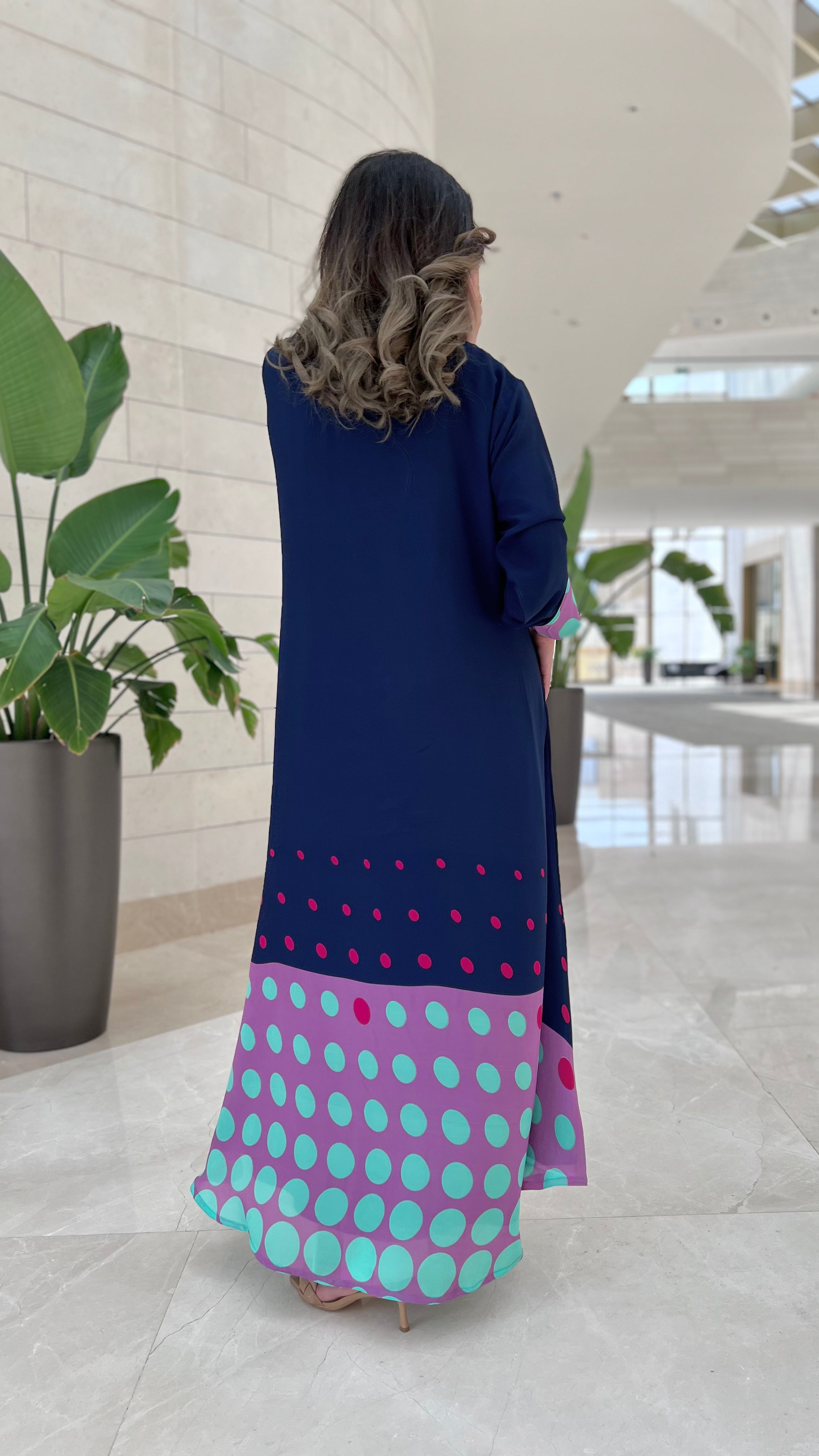 MW1618 - عباية صيفيه شيفون طباعة منقط-Polka dot chiffon abaya - Aya